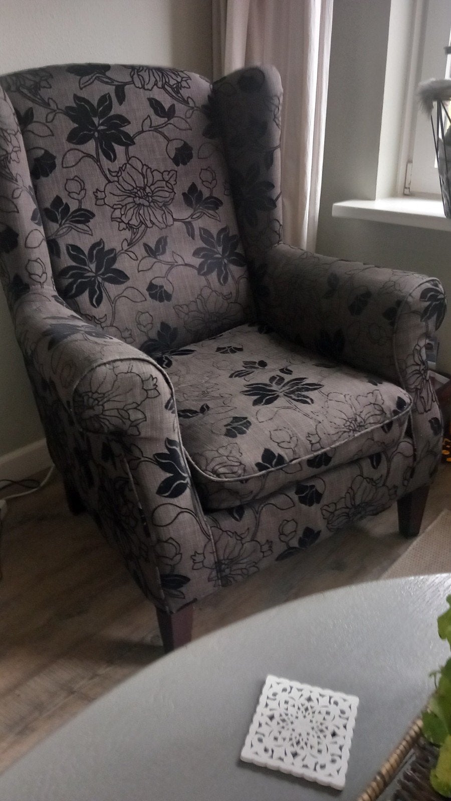 Gratis. fauteuil met bloemenprint, Ophalen, Hout, Gebruikt, Overige kleuren