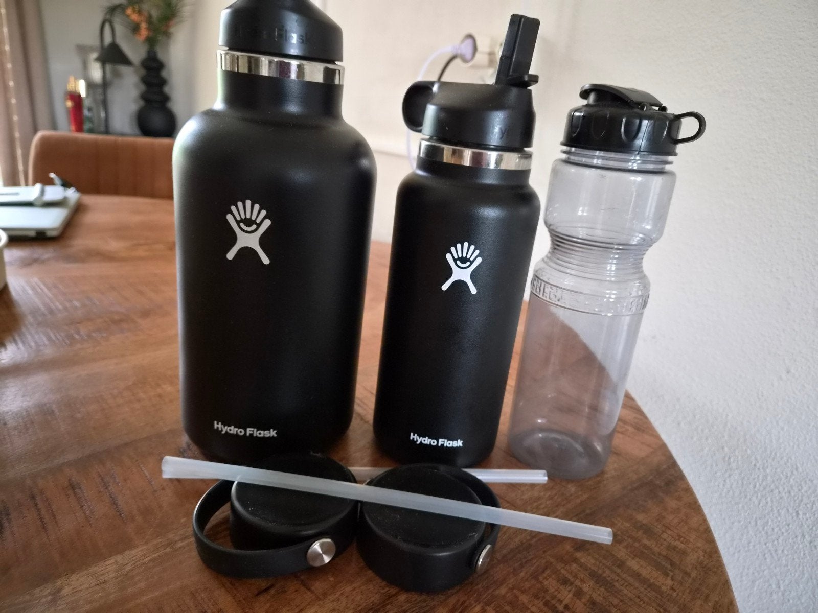 Te koop aangeboden waterflessen merk Hydro Flask, Sport en Fitness, Bidons, Ophalen, Zo goed als nieuw