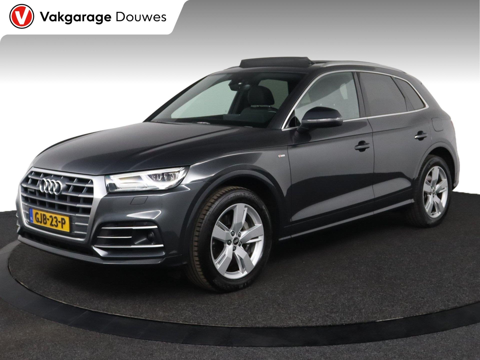 Audi Q5 50 TFSI e quattro S edition |DOH|Pano|Trekhaak|Lucht, Automaat, 4 cilinders, Leder en Stof, Bedrijf