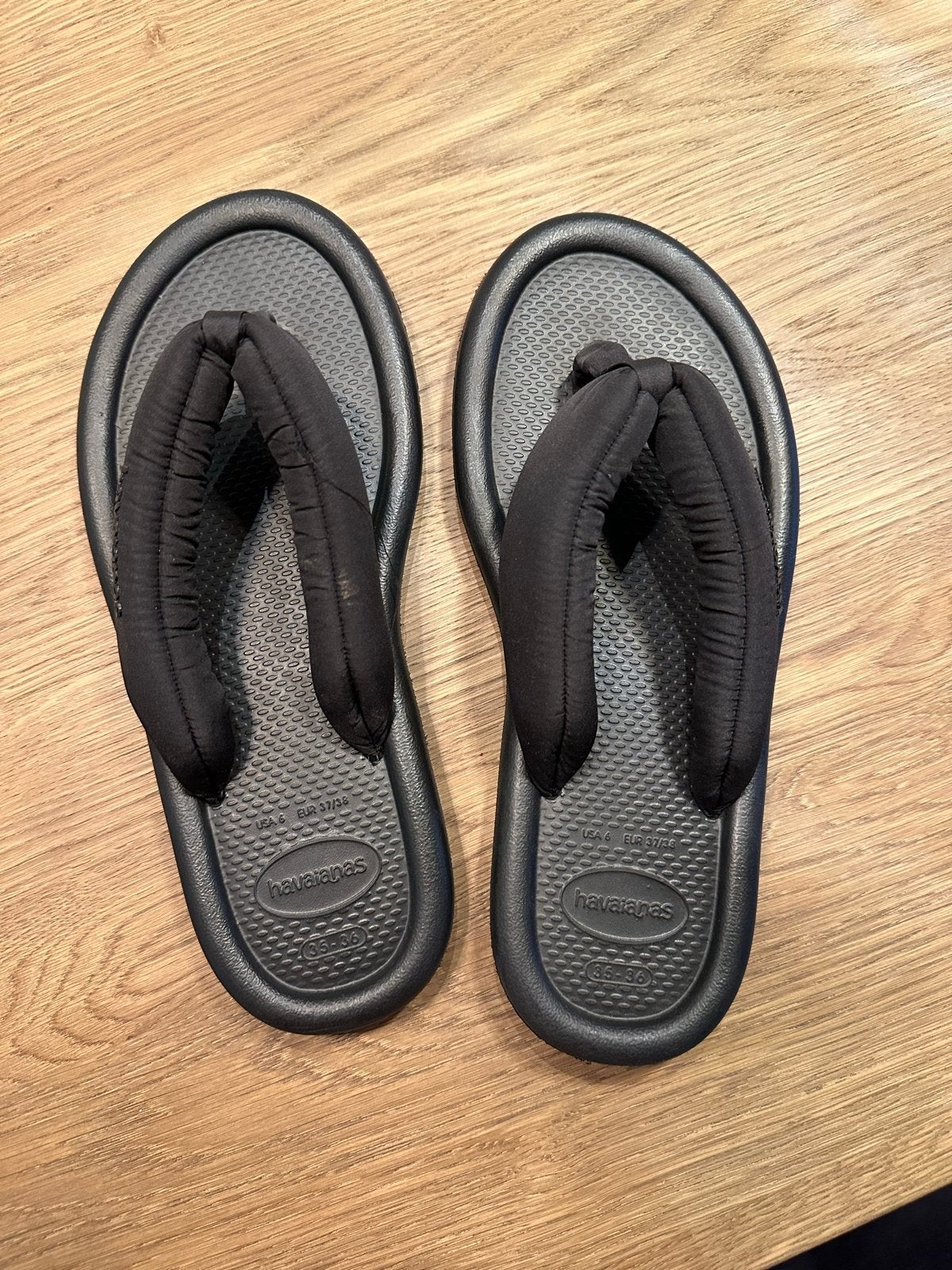 Havaianas slippers zwart maat 35/36, Ophalen, Nieuw, Zwart, Slippers