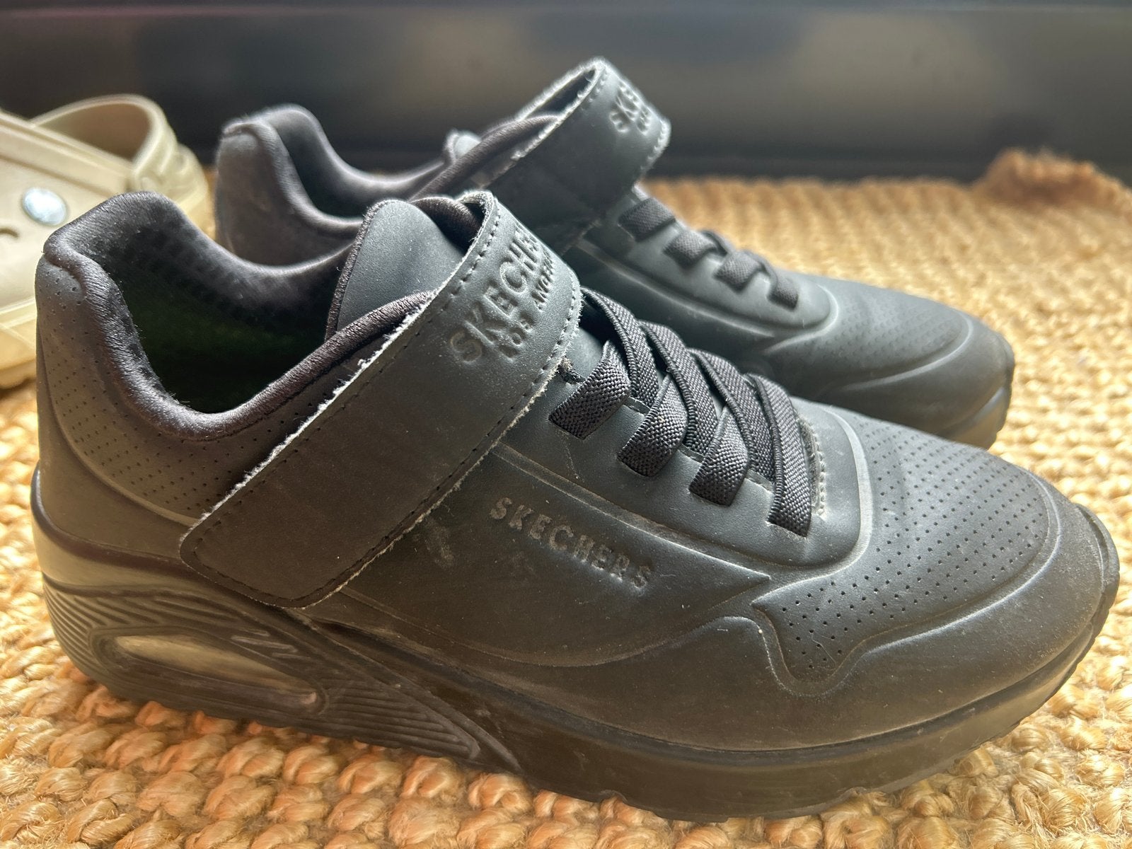 Skechers Air-Cooled Memory Foam sneakers maat 35, Ophalen of Verzenden, Zo goed als nieuw, Jongen of Meisje, Sportschoenen