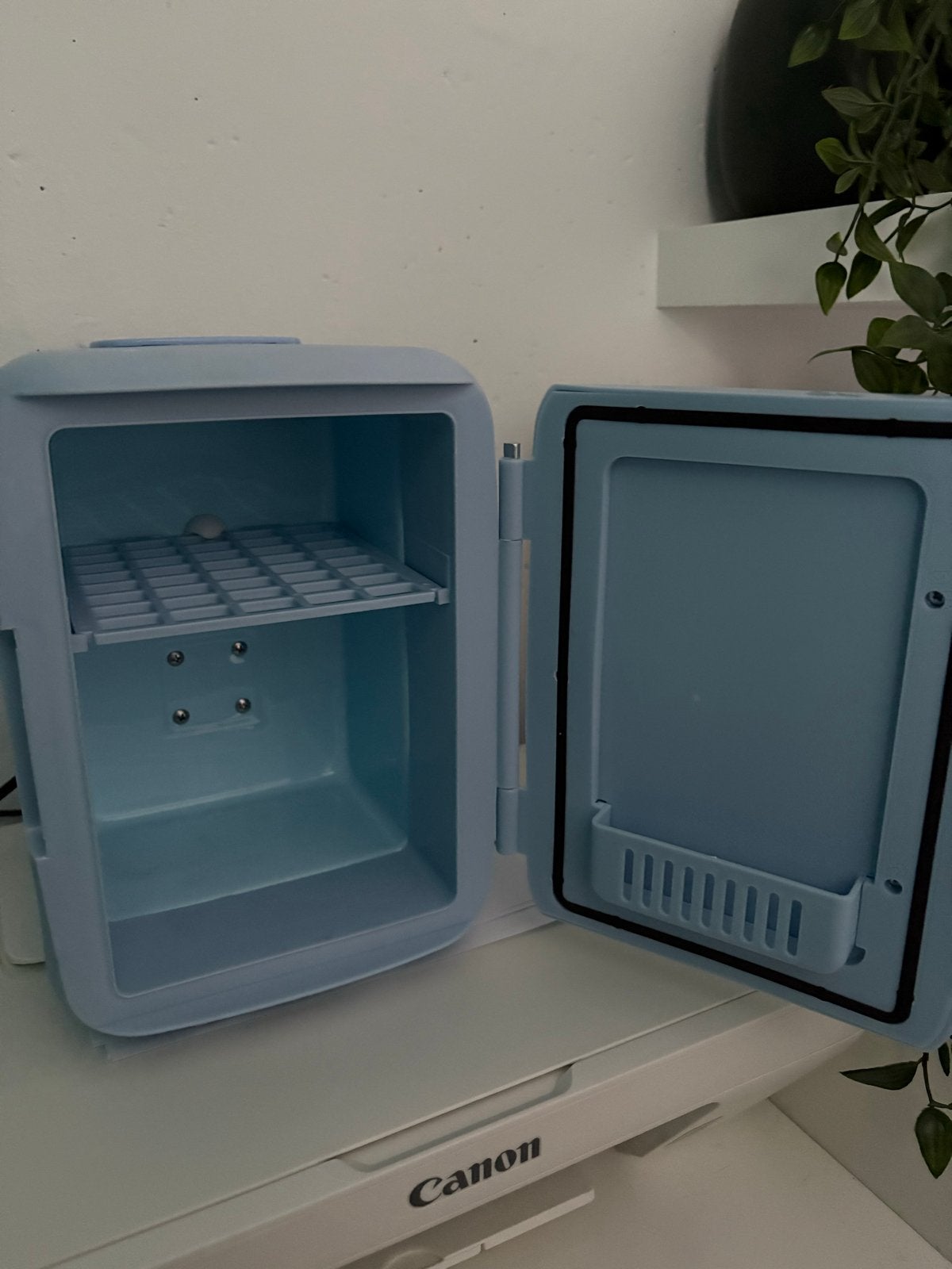 Mini Koelkast - kapot, Witgoed en Apparatuur, Koelkasten en IJskasten, Ophalen, Zonder vriesvak, Minder dan 75 liter, Niet werkend