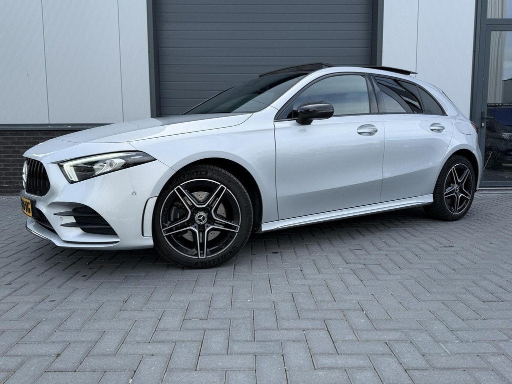 Mercedes A-klasse 250 e AMG Line PANO|NAP|SOH93%, Auto's, Mercedes-Benz, Gebruikt, 4 cilinders, Leder en Stof, Bedrijf