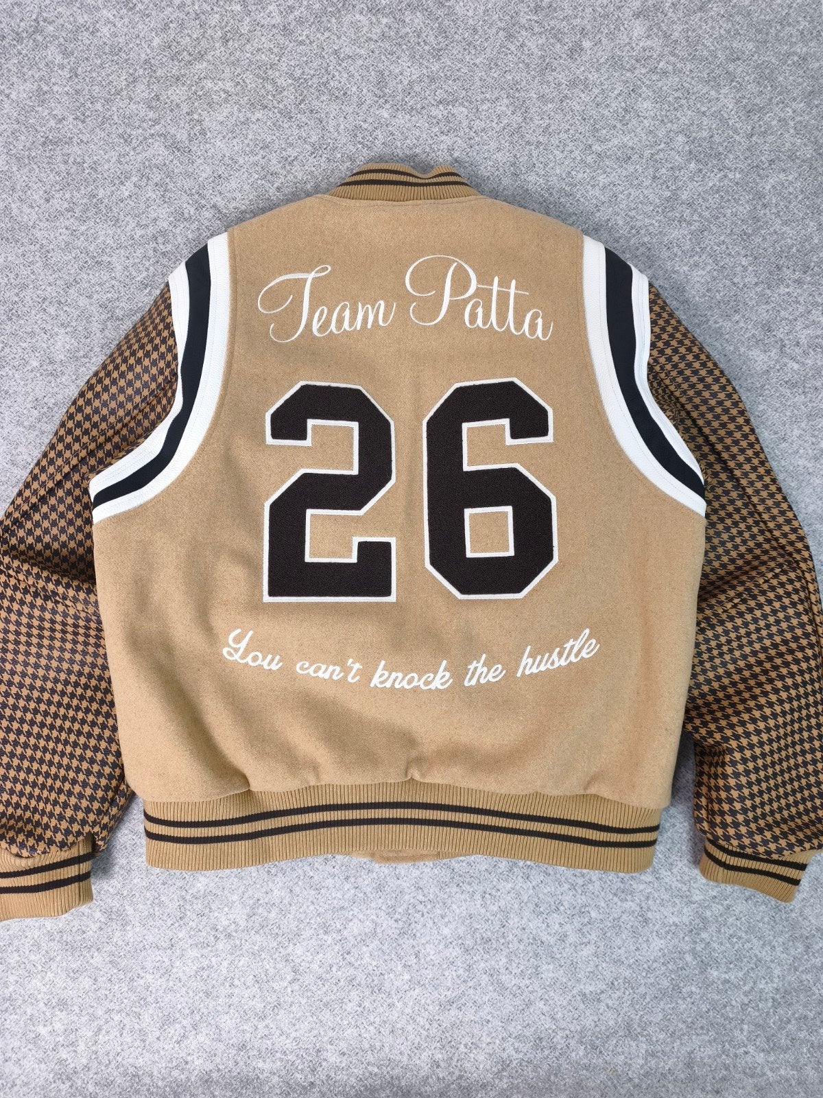 Patta Athletic P Houndstooth Varsity Jacket - Maat L, Kleding | Heren, Maat 52/54 (L), Beige, Nieuw, Ophalen of Verzenden