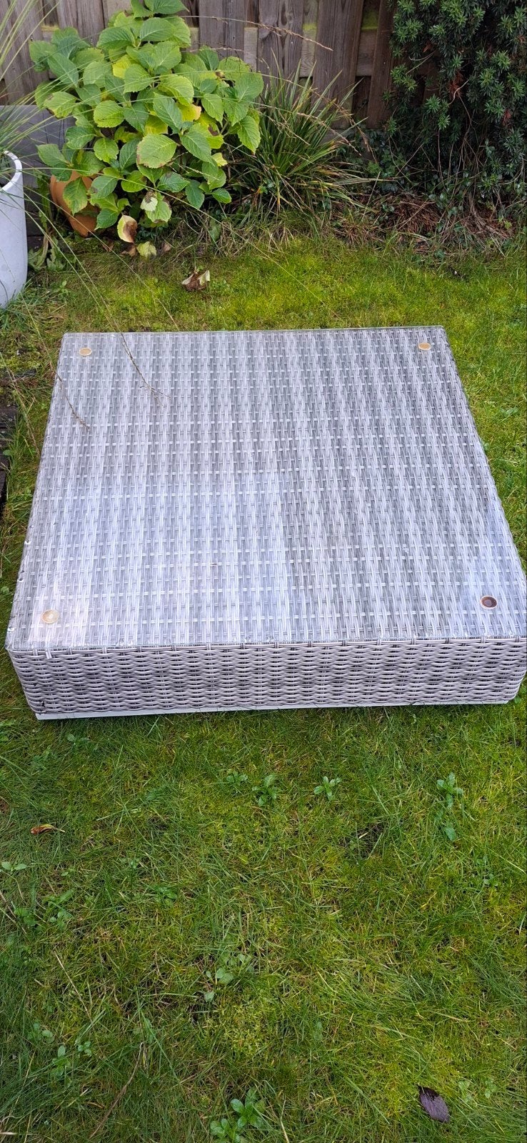 Wicker tafel met glasplaat - 83x83x29 cm, Tuin en Terras, Ophalen, Gebruikt, Bijzettafel, Loungeset