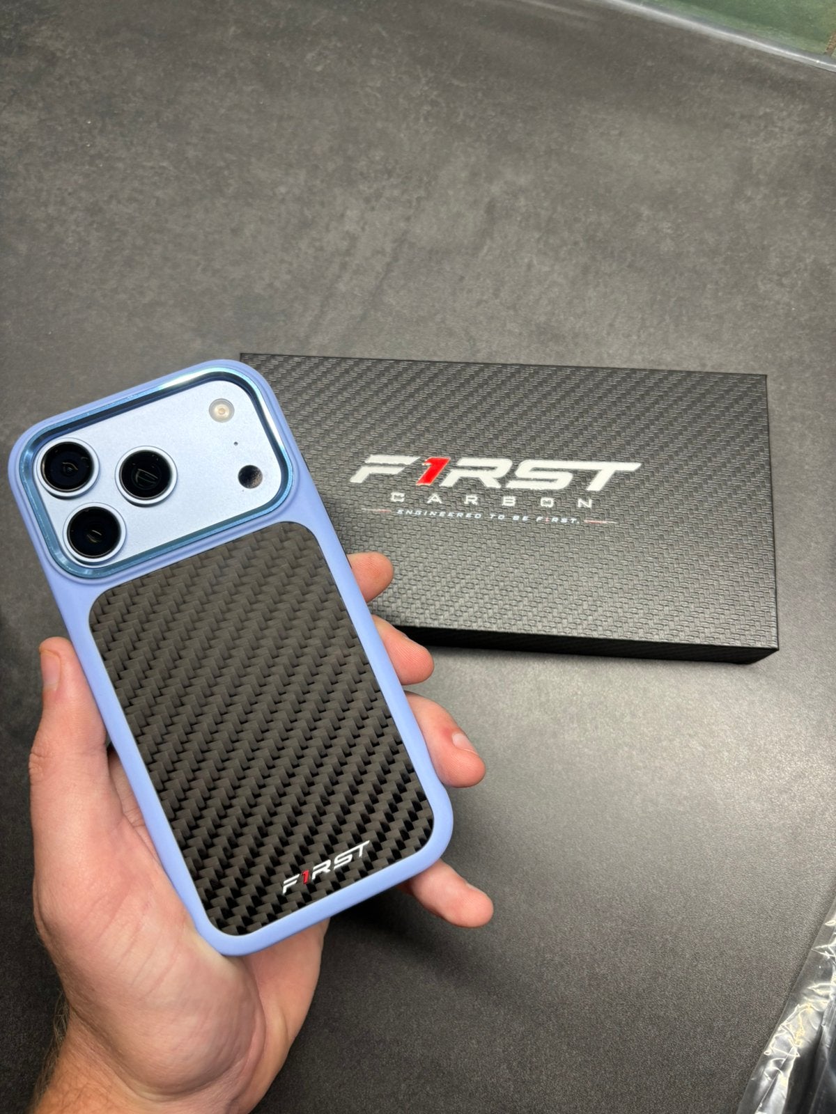iPhone 18 Pro / Pro Max hoesje Goacier blue / woven carbon, Telecommunicatie, IPhone 16 Pro, Rondom bescherming, Frontje of Cover