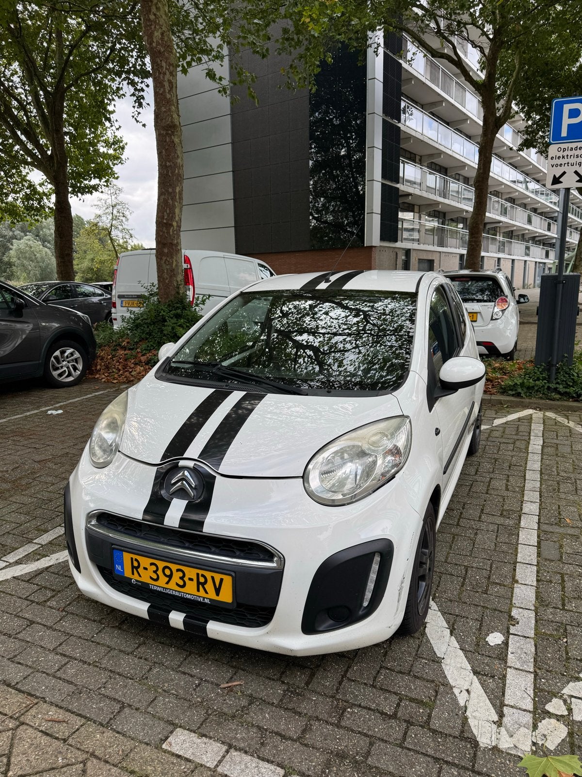 Citroën C1 1.0 3-DRS 2012 Wit, Auto's, Voorwielaandrijving, Stof, Zwart, C1