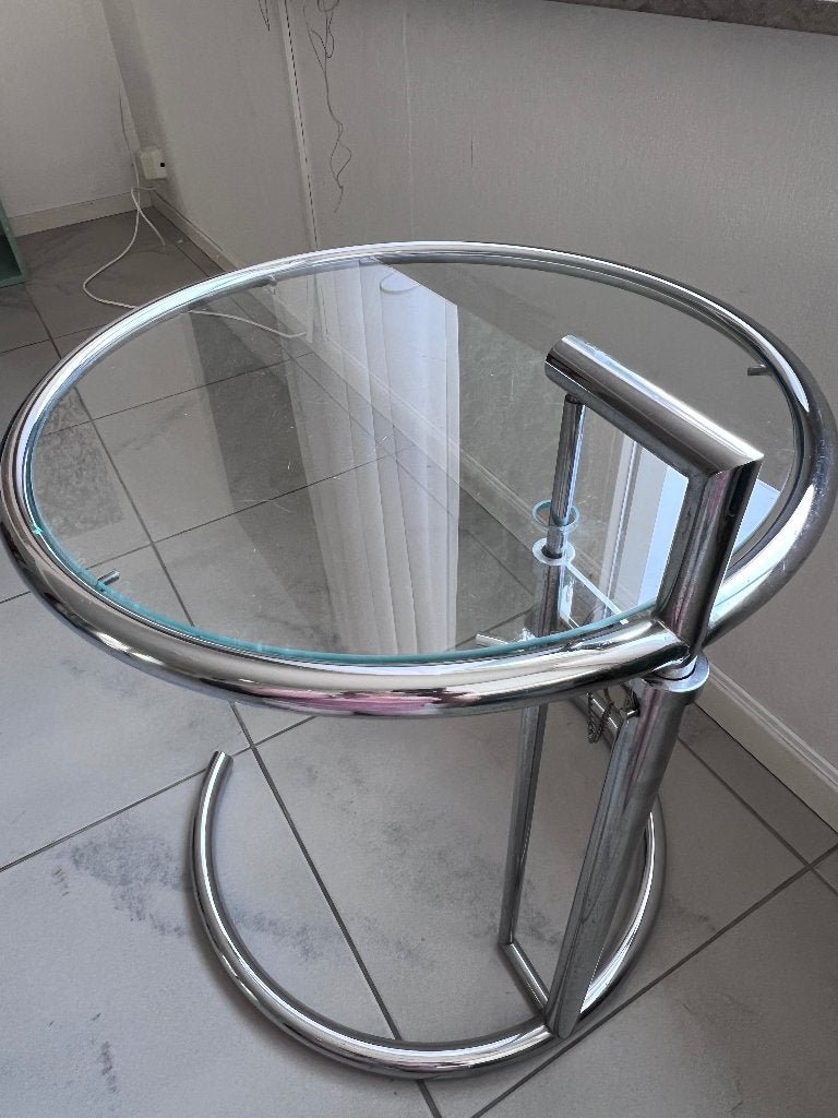 Bijzettafel Eileen Grey, Minder dan 55 cm, Metaal of Aluminium, Rond, Zo goed als nieuw