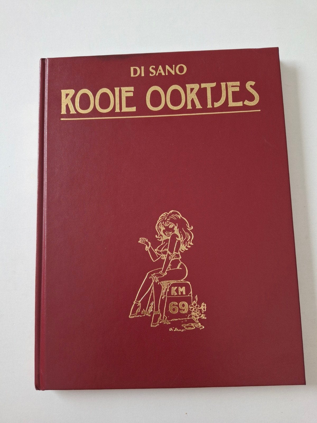Hardcover Rooie oortjes deel 1, Boeken, Ophalen of Verzenden, Zo goed als nieuw