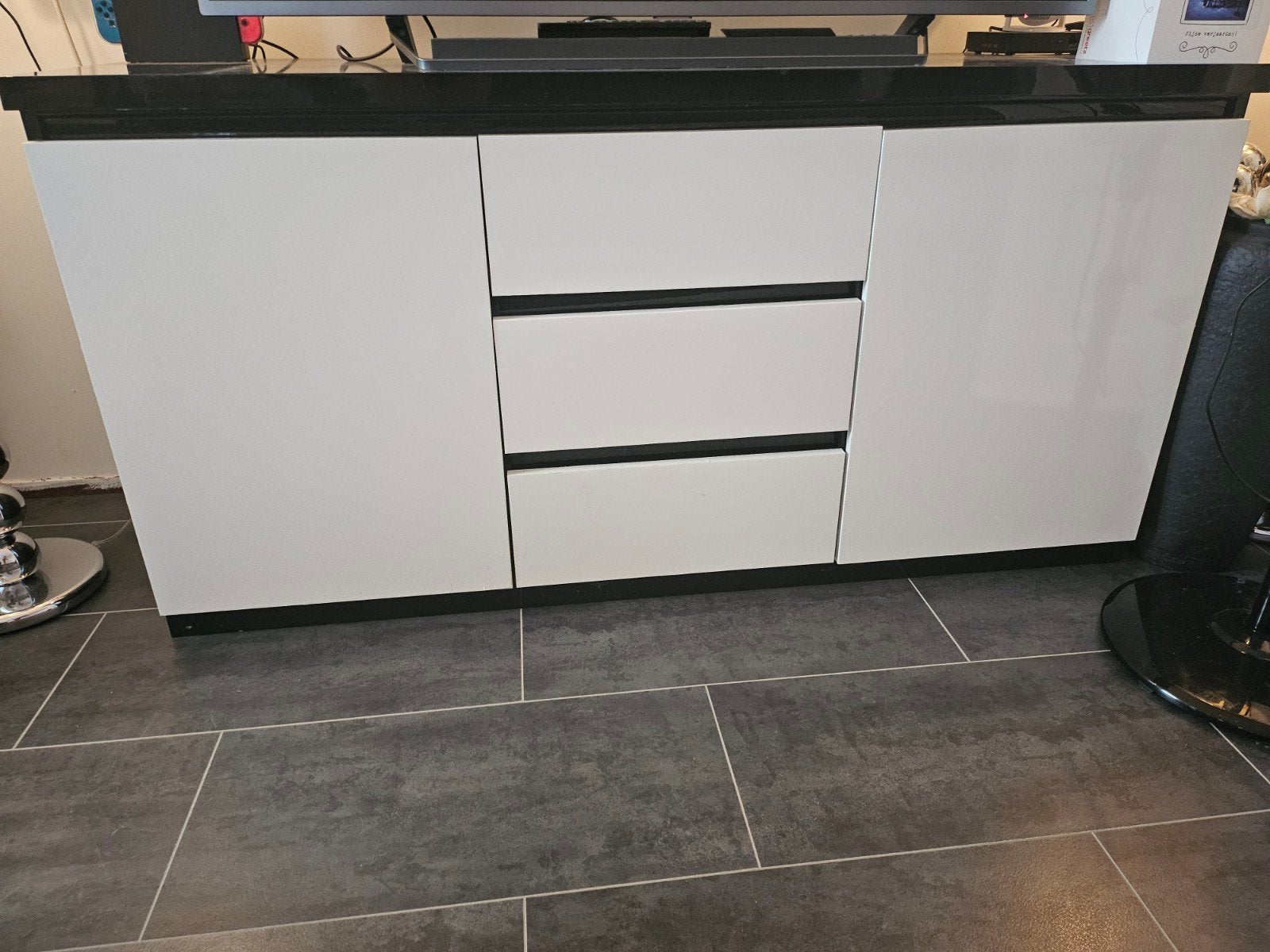 hoogglans dressoir zwart/wit, Ophalen, Overige materialen, Gebruikt, 150 tot 200 cm