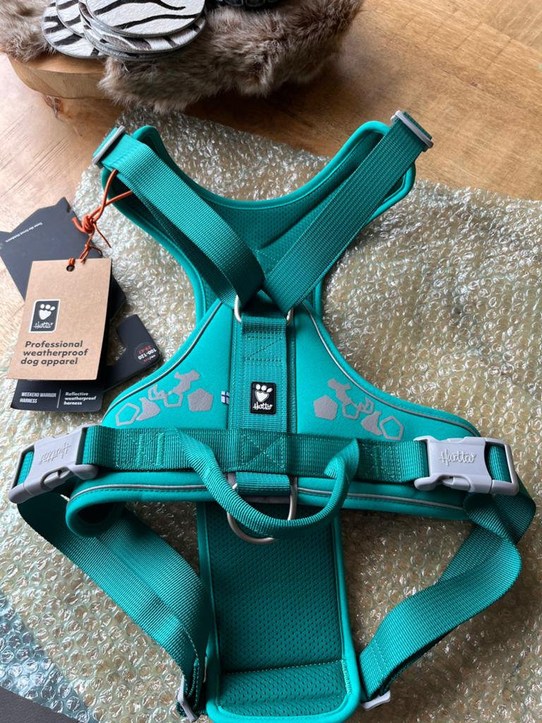 Hurtta Weekend Warrior Harness kleur Peacock, Dieren en Toebehoren, Ophalen of Verzenden, Zo goed als nieuw