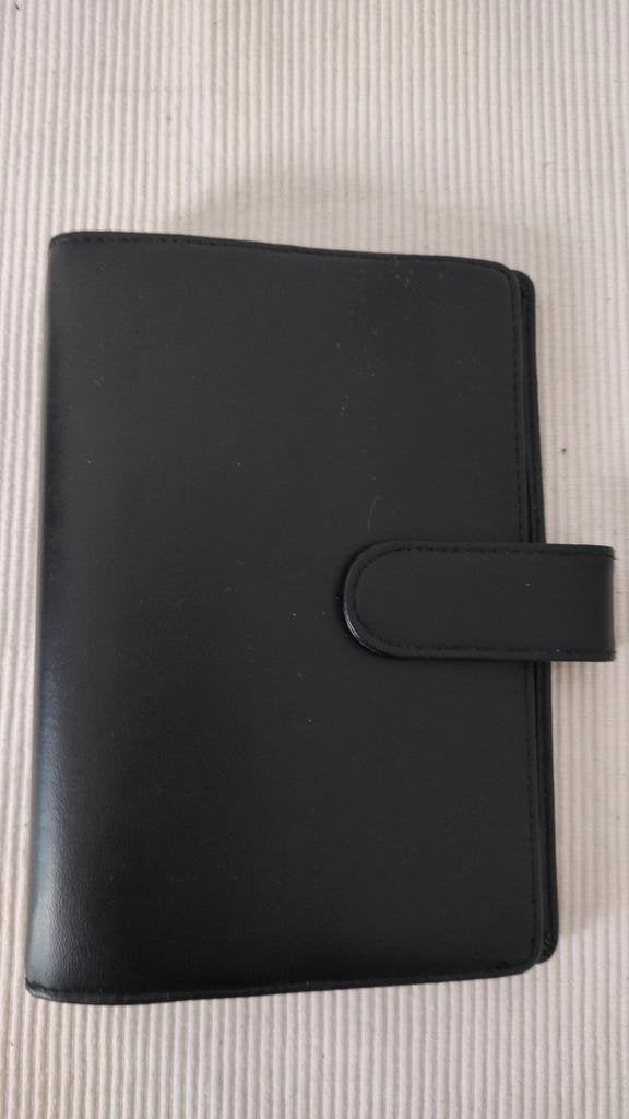 K621 BREPOLS agenda zwart standard 95 x 171 mm, Diversen, Agenda's, Brepols, 2e hands, Ophalen of Verzenden, Zo goed als nieuw