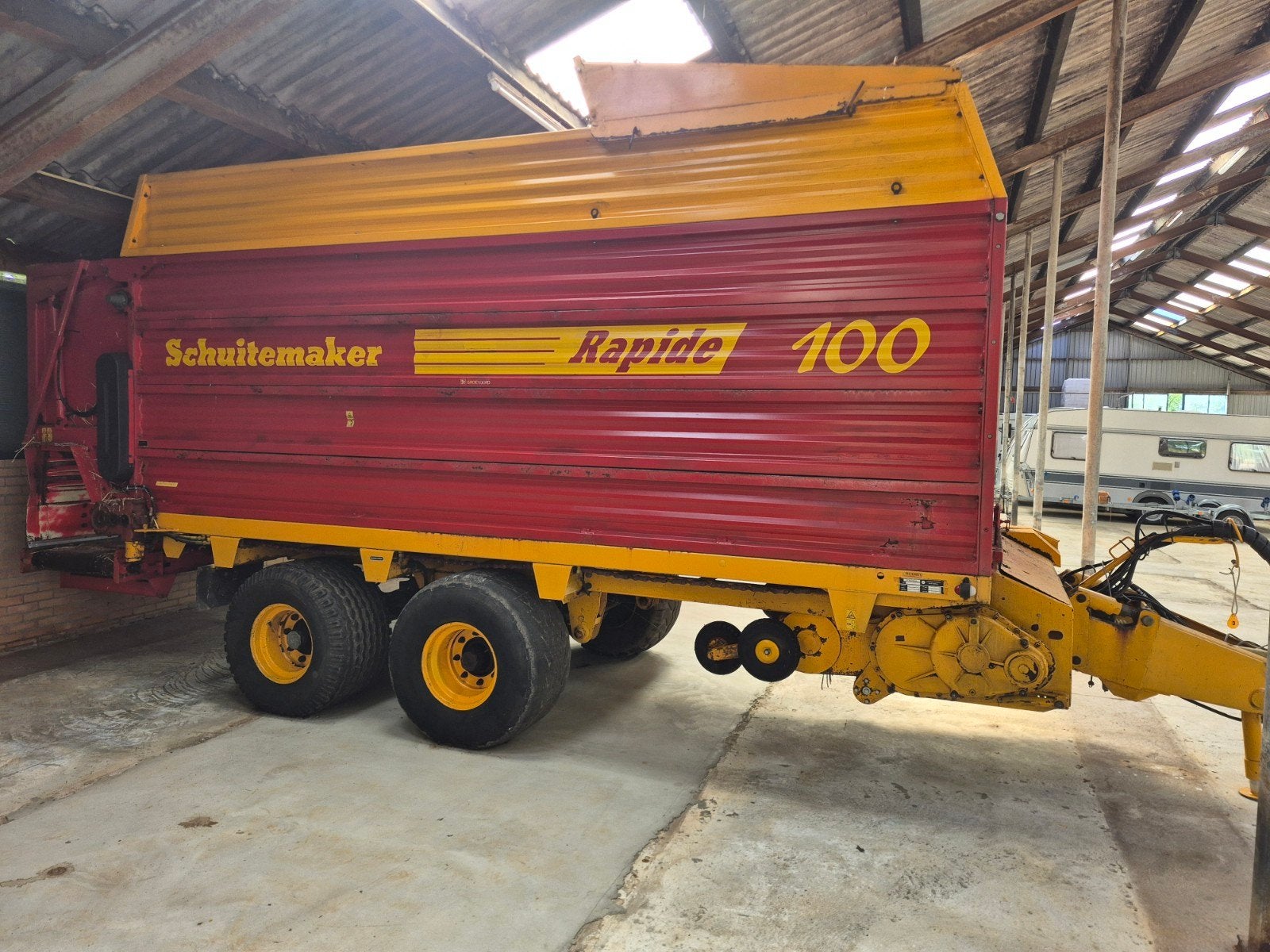 Schuitemaker V100 opraapwagen, Ophalen, Weidebouw