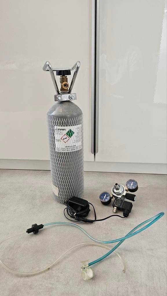 Complete en goede co2 set (2kg) voor het aquarium, Dieren en Toebehoren, Ophalen, Inclusief toebehoren, Nieuw, CO₂-systeem