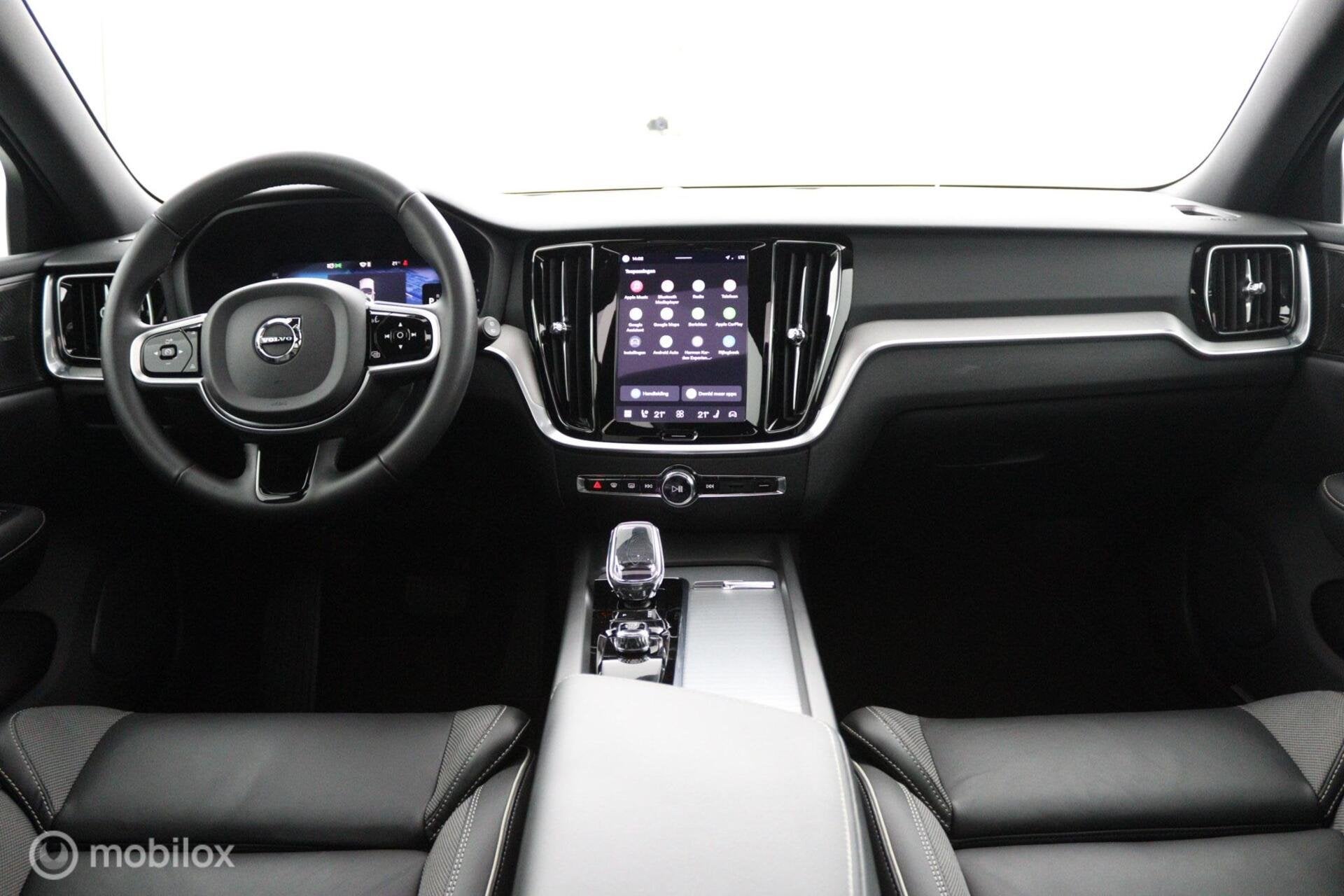 Volvo V60 2.0 B4 Ultra Dark | Pano | 360° | Harman Kardon |, Auto's, 4 cilinders, 1969 cc, Leder, 750 kg