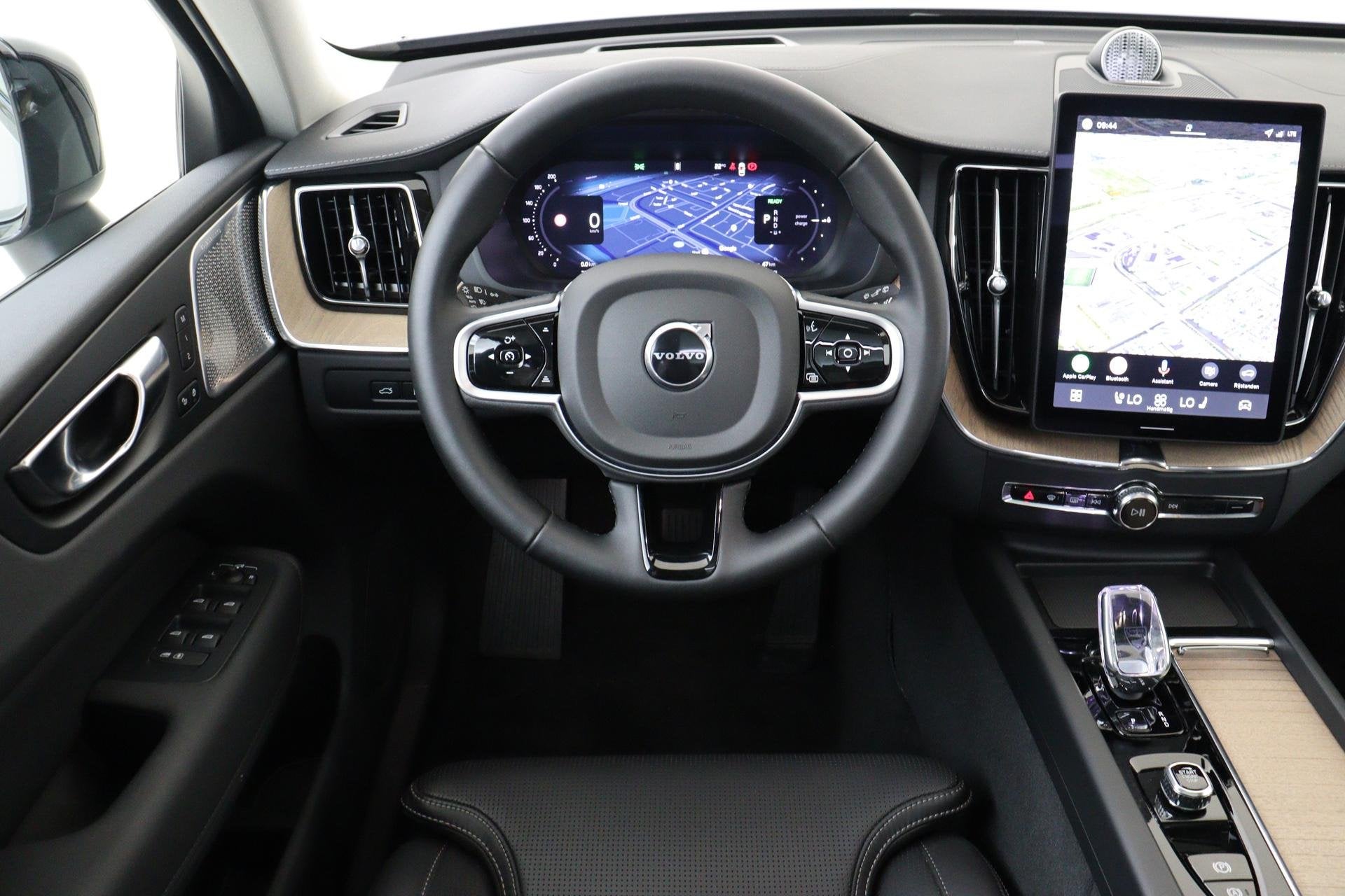 Volvo XC60 II T8 PLUG-IN HYBRID AWD ULTRA DARK EXECUTIVE EDI, Auto's, Automaat, 12 maanden, Gebruikt, Euro 6