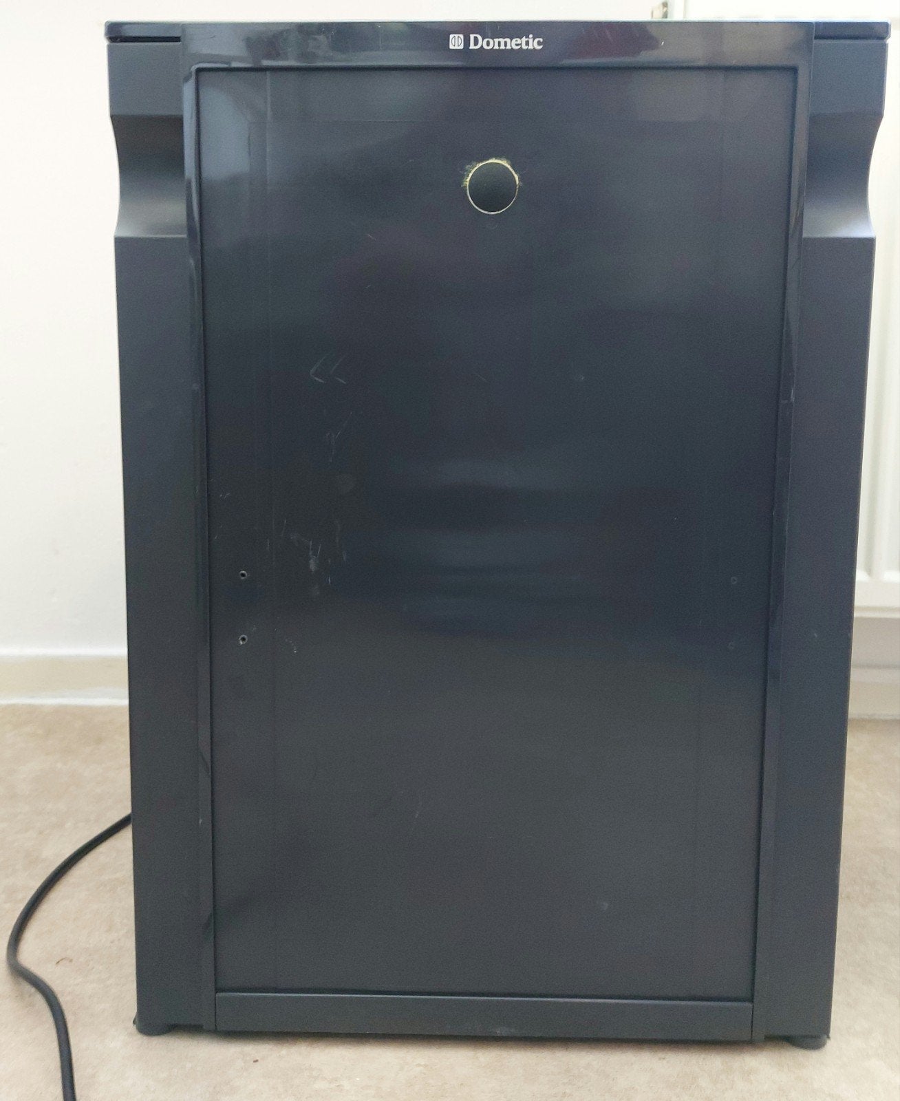 Dometic HiPro 4000 Absorptie Minibar – Defect!, Witgoed en Apparatuur, Minder dan 75 liter, Ophalen, Gebruikt, Zonder vriesvak