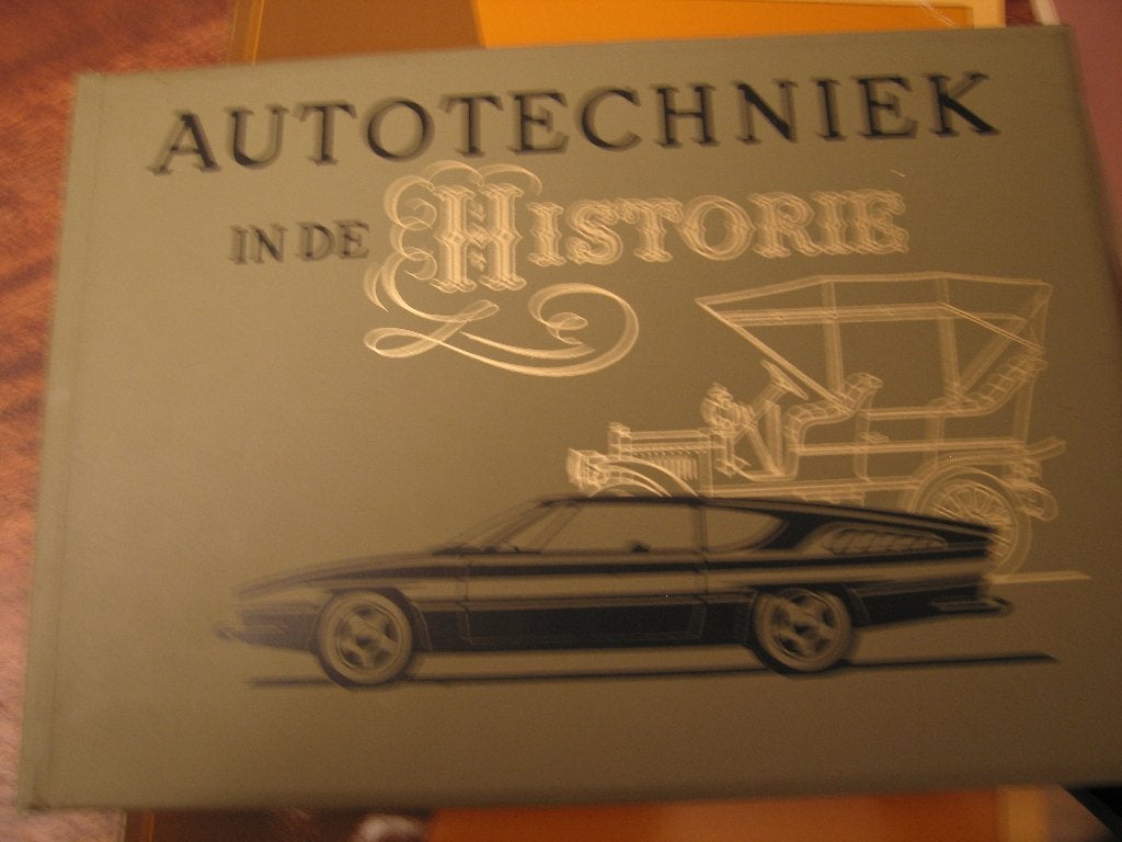 Autotechniek geschiedenis, Boeken, Ophalen of Verzenden, Zo goed als nieuw, Renault