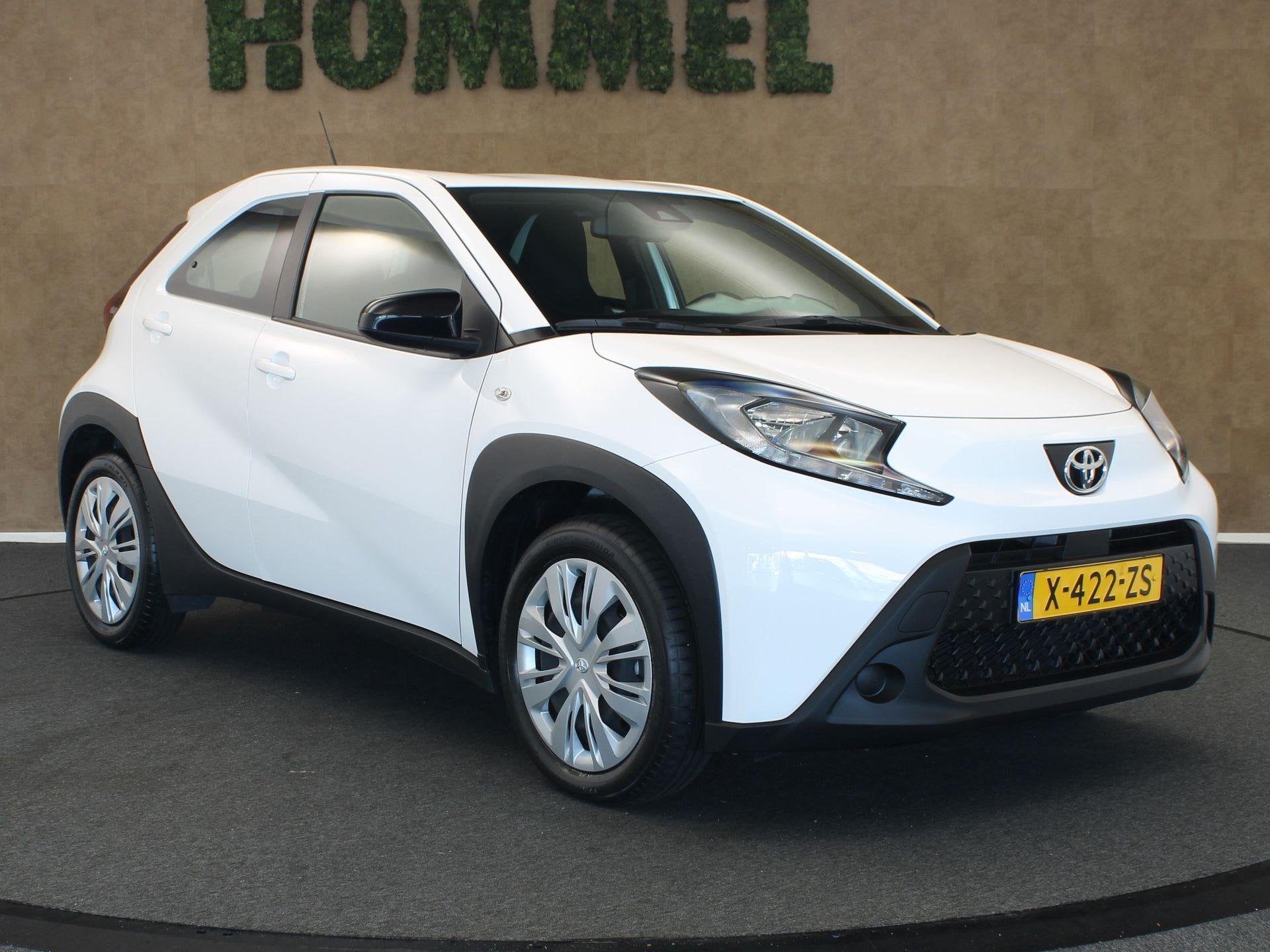 Toyota Aygo X 1.0 VVT-i MT Play - ORIGINEEL NEDERLANDSE AUTO, Postbus 212
4940 AE  Raamsdonksveer, NL, Wit, Handgeschakeld, Toyota