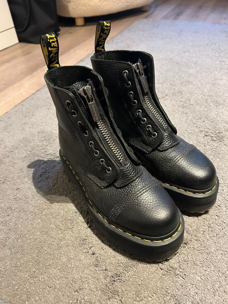 Dr. Martens, Ophalen, Zo goed als nieuw, Zwart
