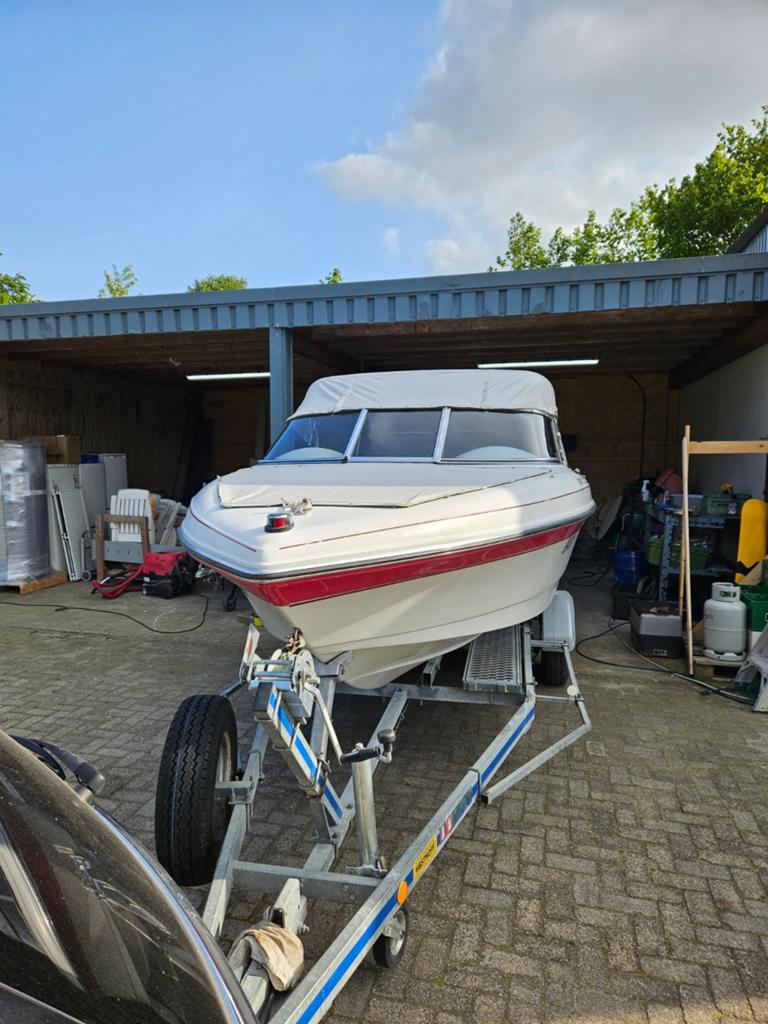 Sport Rinker speedboot met trailer - Klaar voor het water!, Overige merken, Gebruikt, Binnenboordmotor, 120 tot 200 pk