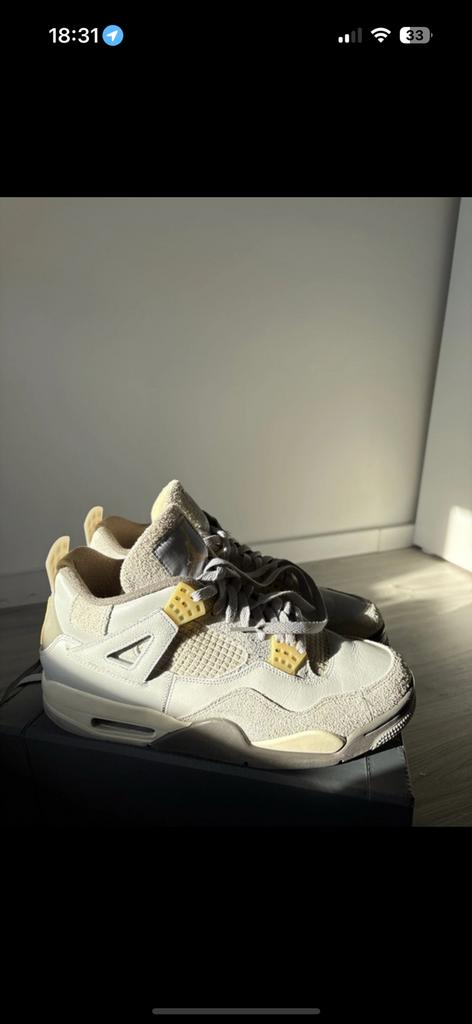 Air jordan 4, Ophalen of Verzenden, Zo goed als nieuw, Schoenen