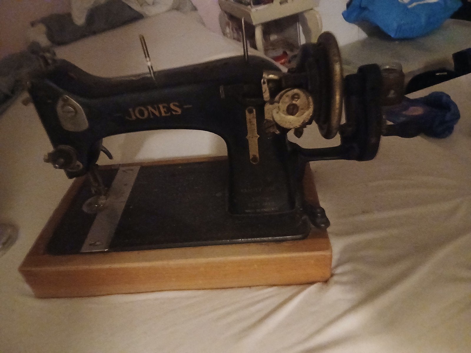 Antieke Jones Handnaaimachine - Decoratief en Functioneel, Ophalen of Verzenden