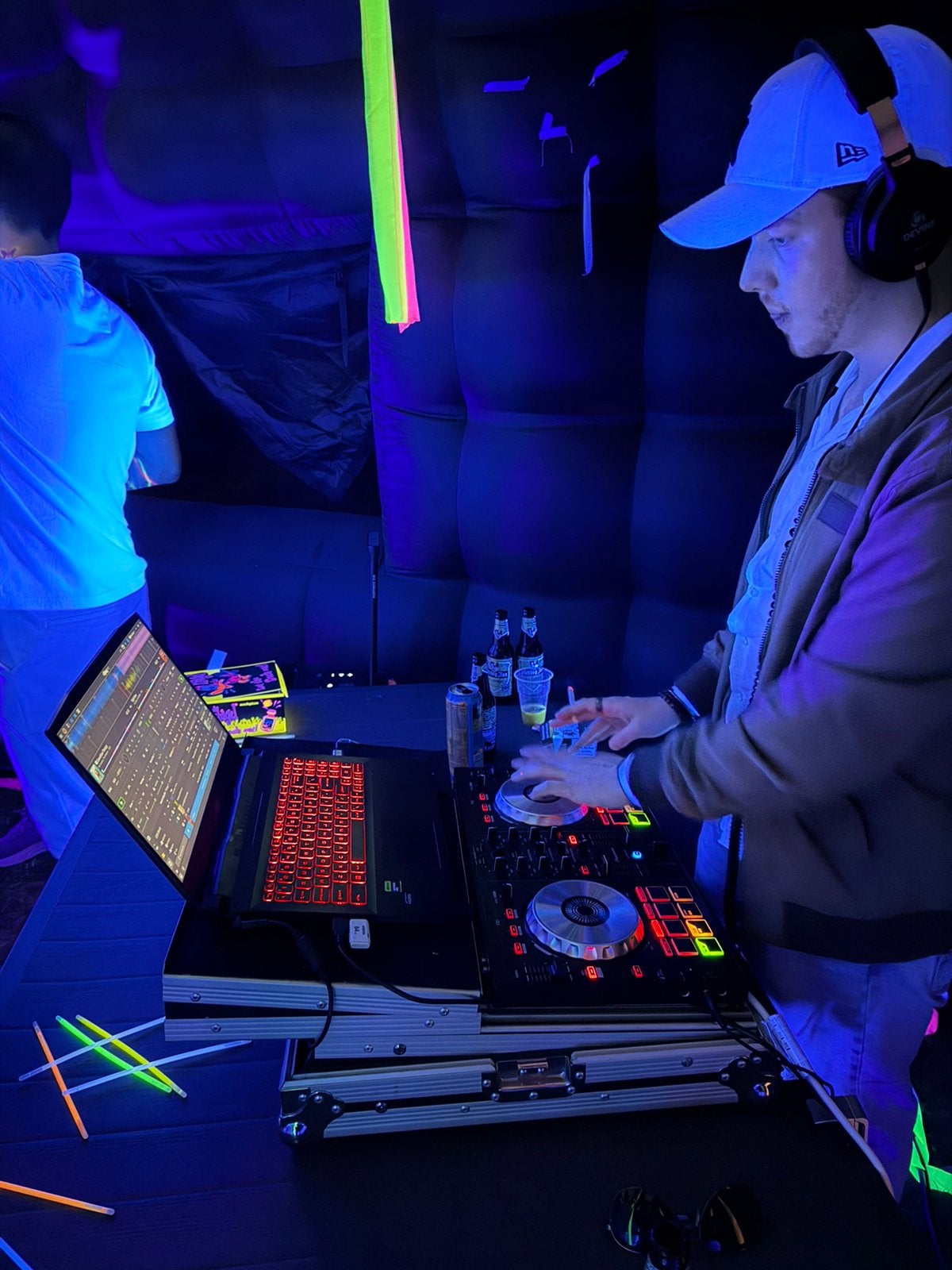 Betaalbare DJ huren!, Ophalen of Verzenden, Nieuw, Minder dan 60 watt, Overige merken