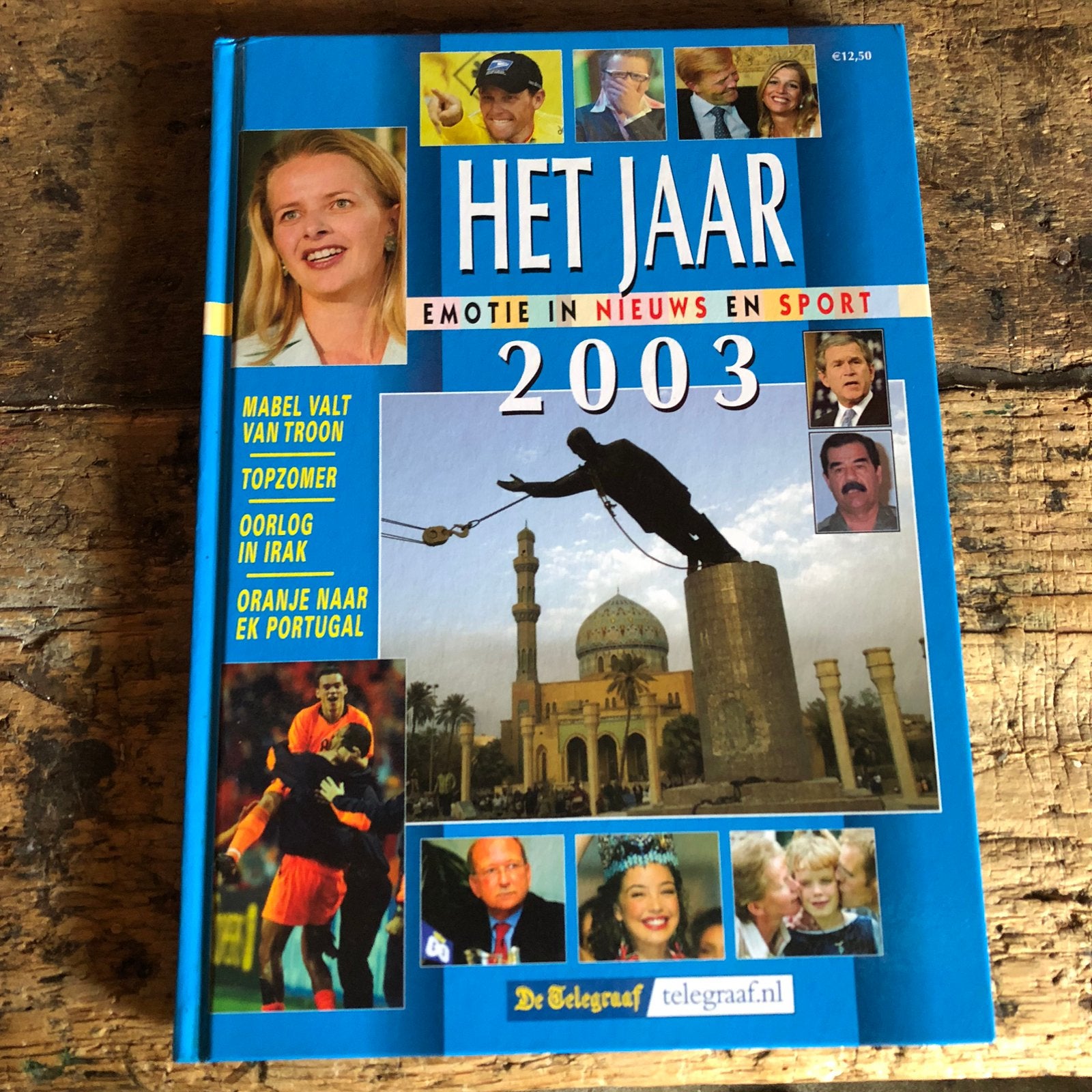 Boek - Het jaar 2003, Boeken, Film, Tv en Media, Ophalen of Verzenden, Zo goed als nieuw