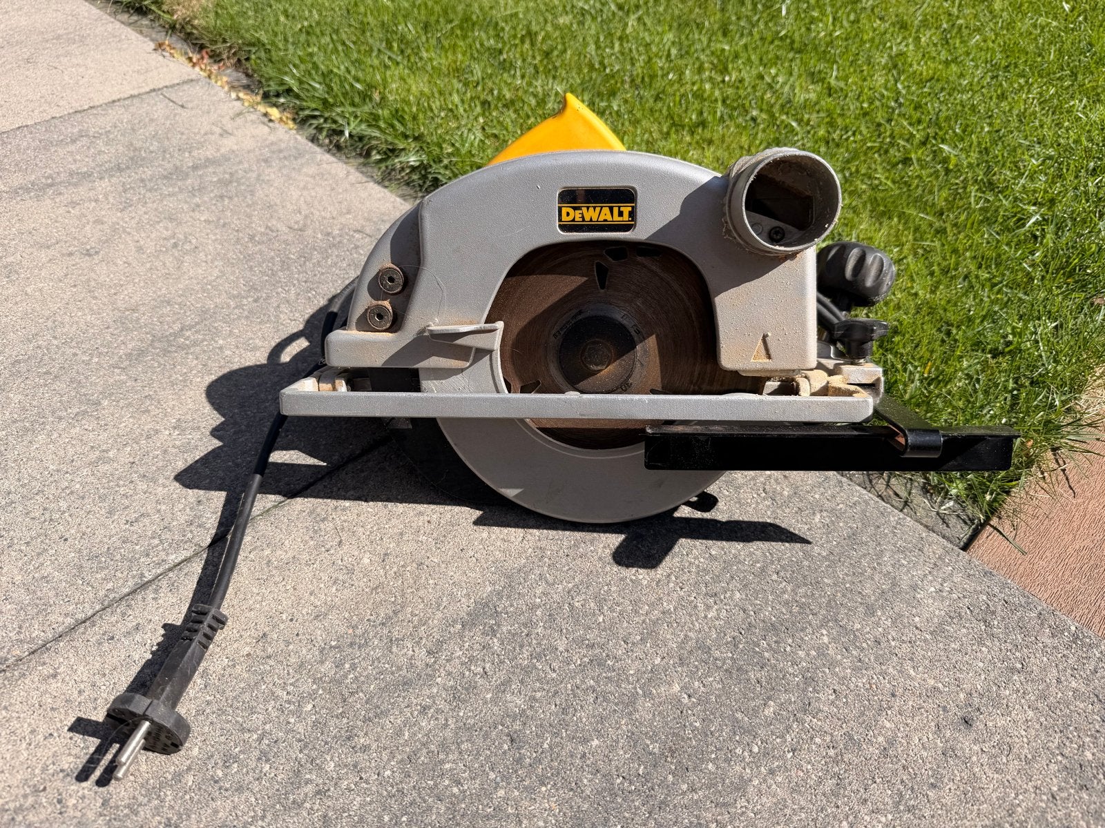 Dewalt DW365 Cirkelzaag - Krachtig en Betrouwbaar, Doe-het-zelf en Verbouw, Gereedschap | Zaagmachines, Gebruikt, Cirkelzaag, 70 mm of meer