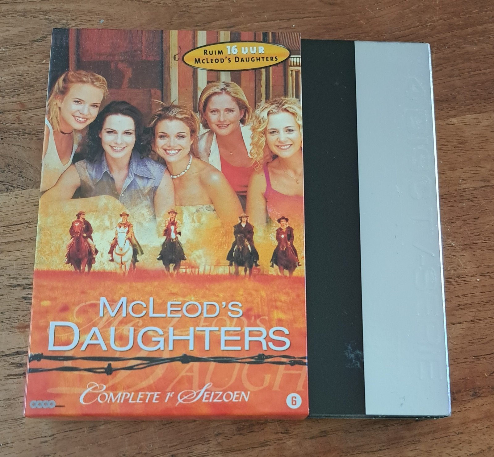 3 seizoenen Mcleod's Daughters, Ophalen, Zo goed als nieuw