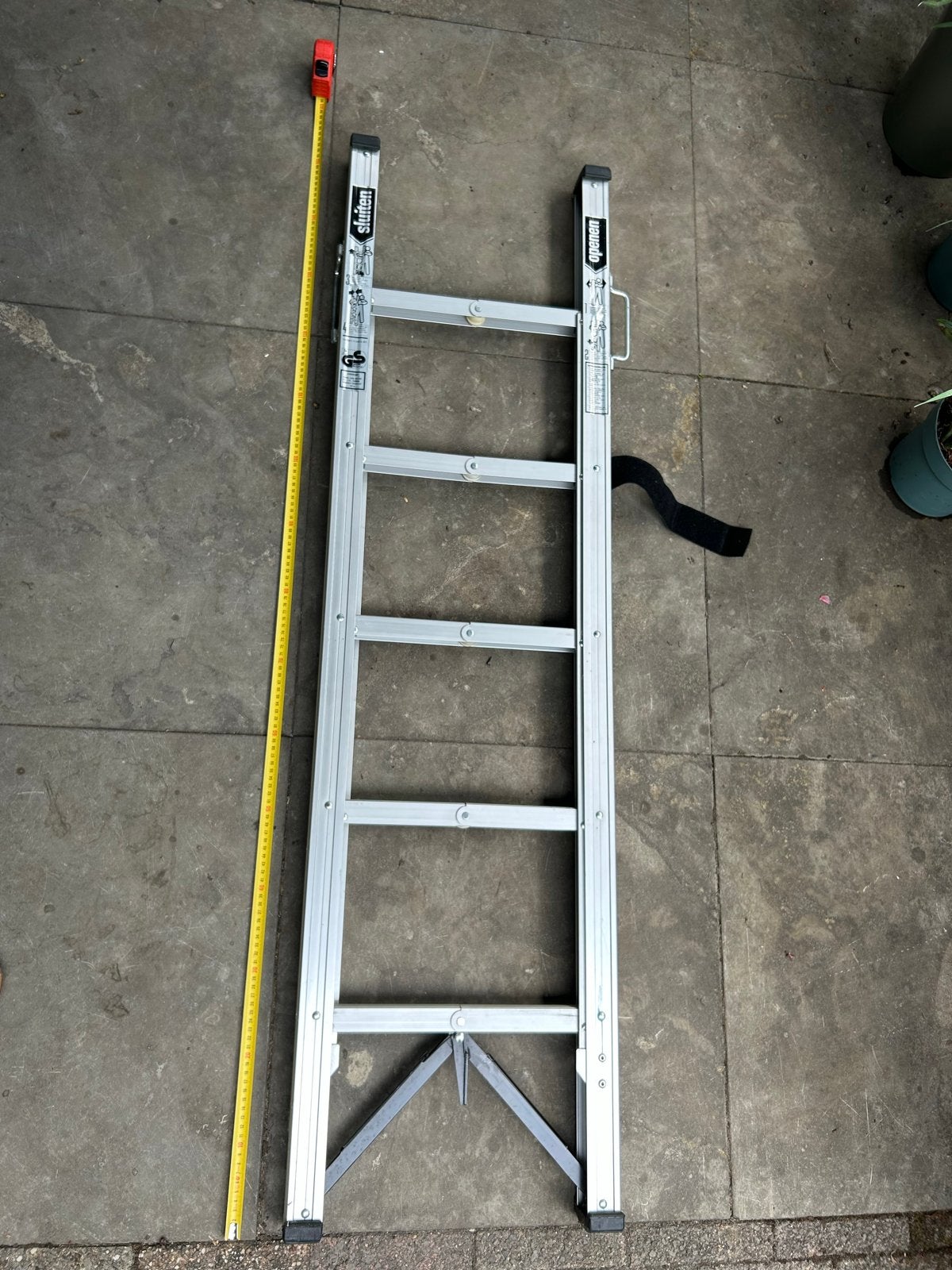 Opvouwbare ladder - Handig en Compact, Doe-het-zelf en Verbouw, Ladders en Trappen, Ophalen of Verzenden, Zo goed als nieuw, Ladder