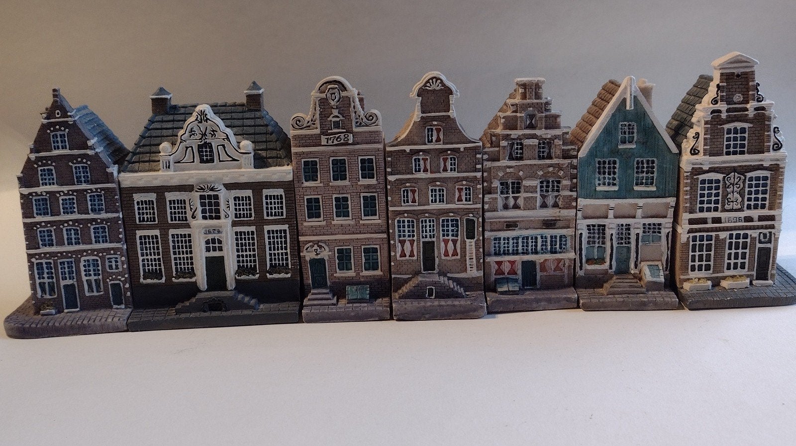 diverse grachtenhuisjes van Blokker, Ophalen, Zo goed als nieuw