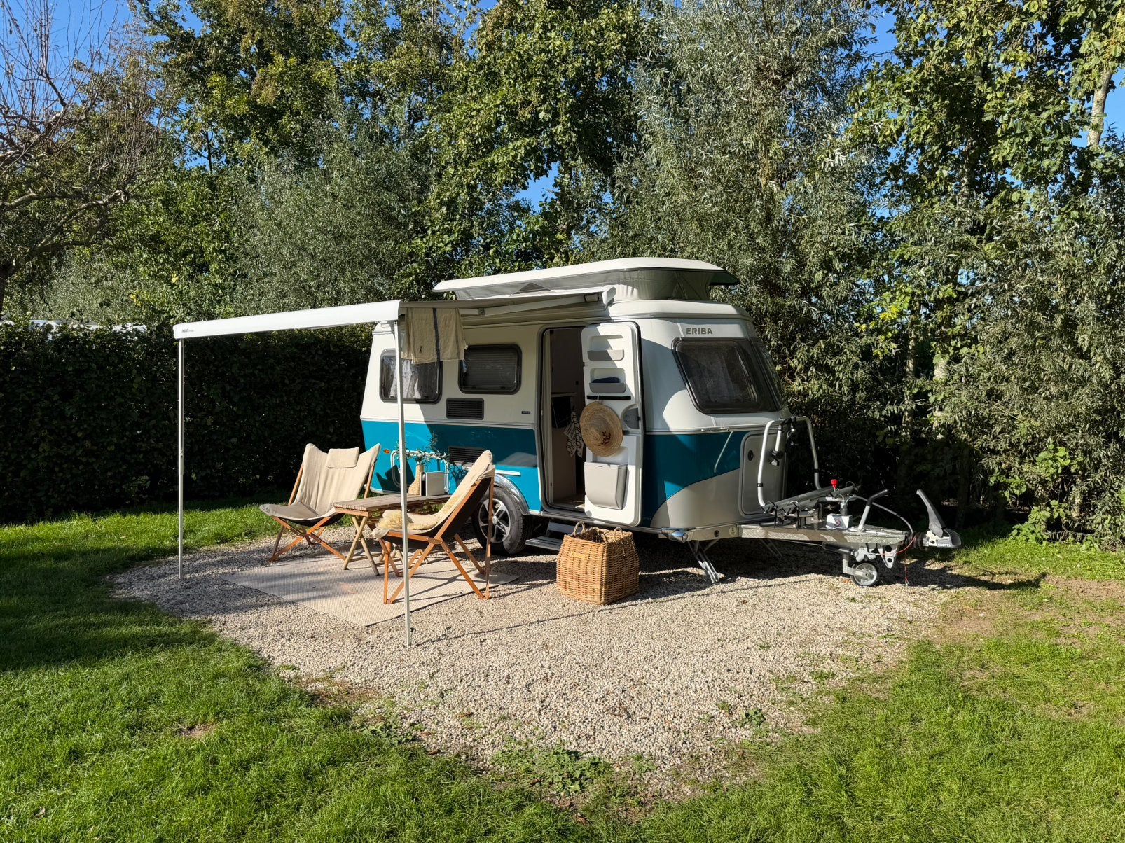Eriba Touring 430 Harbour Blue - zeer compleet, Caravans en Kamperen, Particulier, 4 tot 5 meter, Stabilisator, Eriba