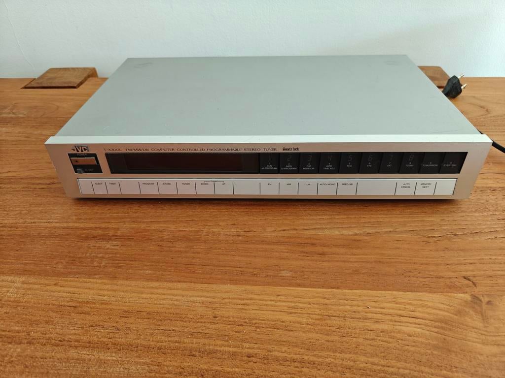 JVC T-X300L tuner, Audio, Tv en Foto, Tuners, Ophalen of Verzenden