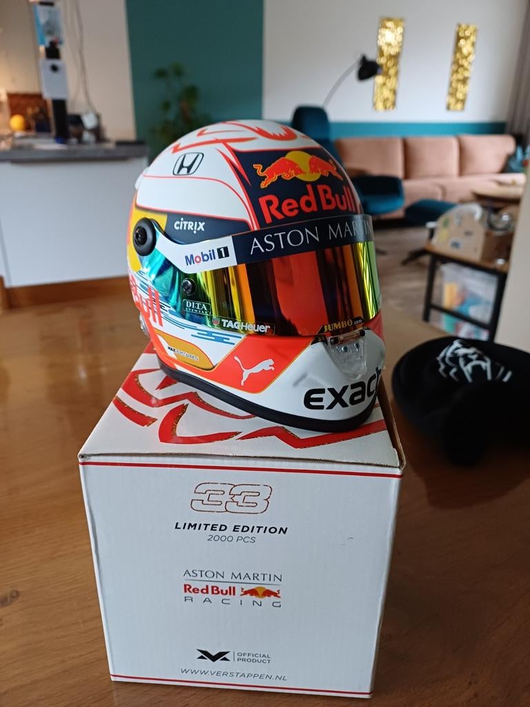Schaalmodel Helm Max Verstappen 2019 - Schaal 1:2, Overige merken, Ophalen of Verzenden, Zo goed als nieuw, Groter dan 1:32