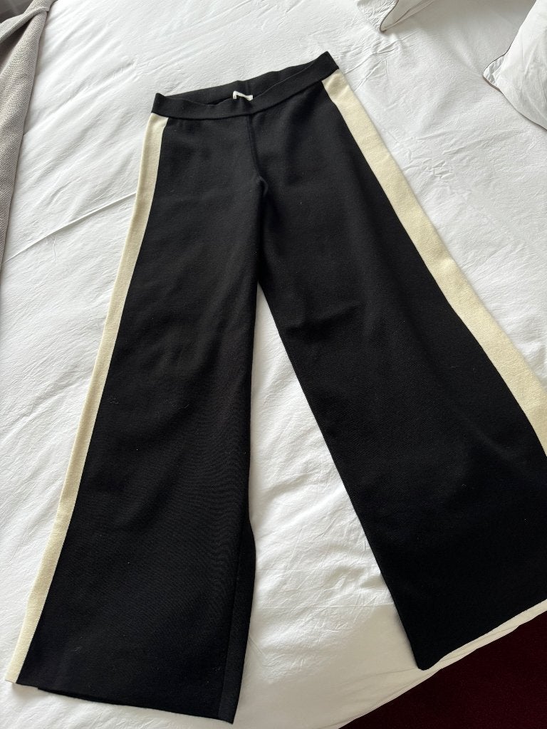 Arket gebreide broek met wijde pijpen en zijstrepen, Kleding | Dames, Maat 38/40 (M), Zwart, Ophalen of Verzenden, Zo goed als nieuw