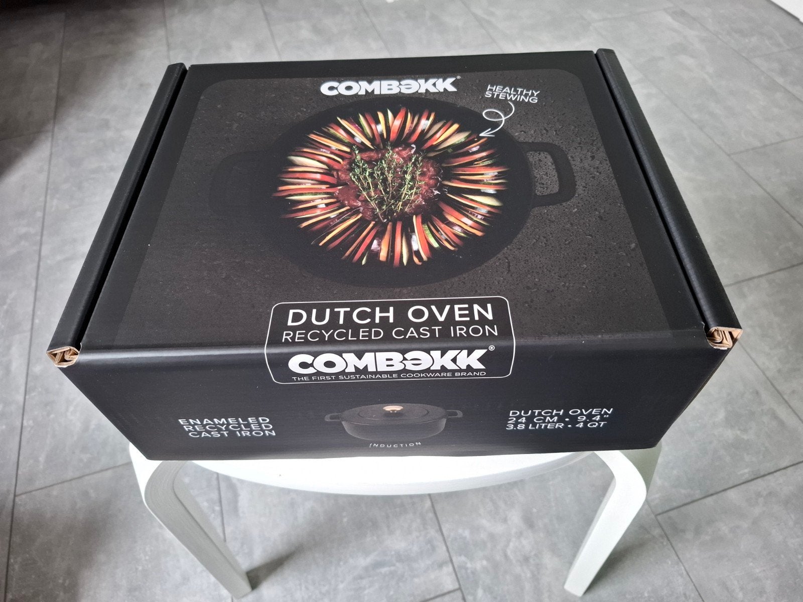 NIEUW Combekk Dutch Oven 24 cm 3,8L Inductie Braadpan, Ophalen of Verzenden, Nieuw, Gietijzer, Braadpan