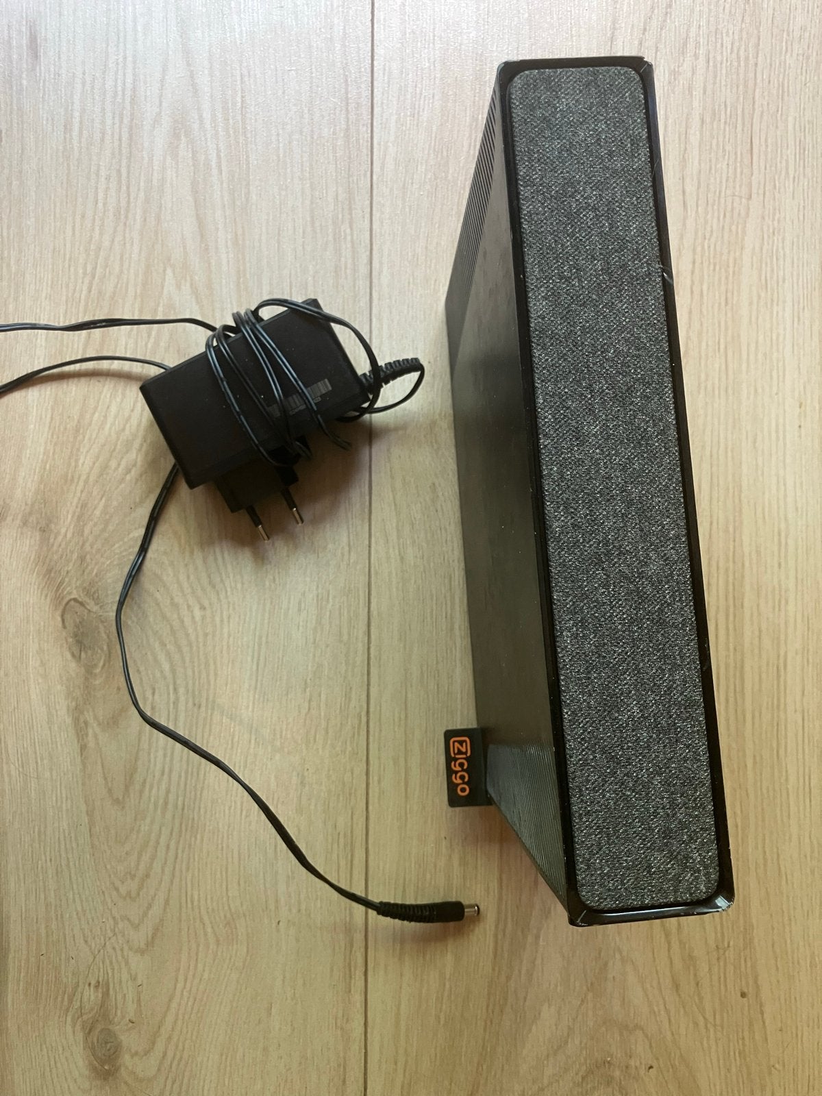 Ziggo Connectbox modem/router, Ophalen of Verzenden, Gebruikt, Router met modem