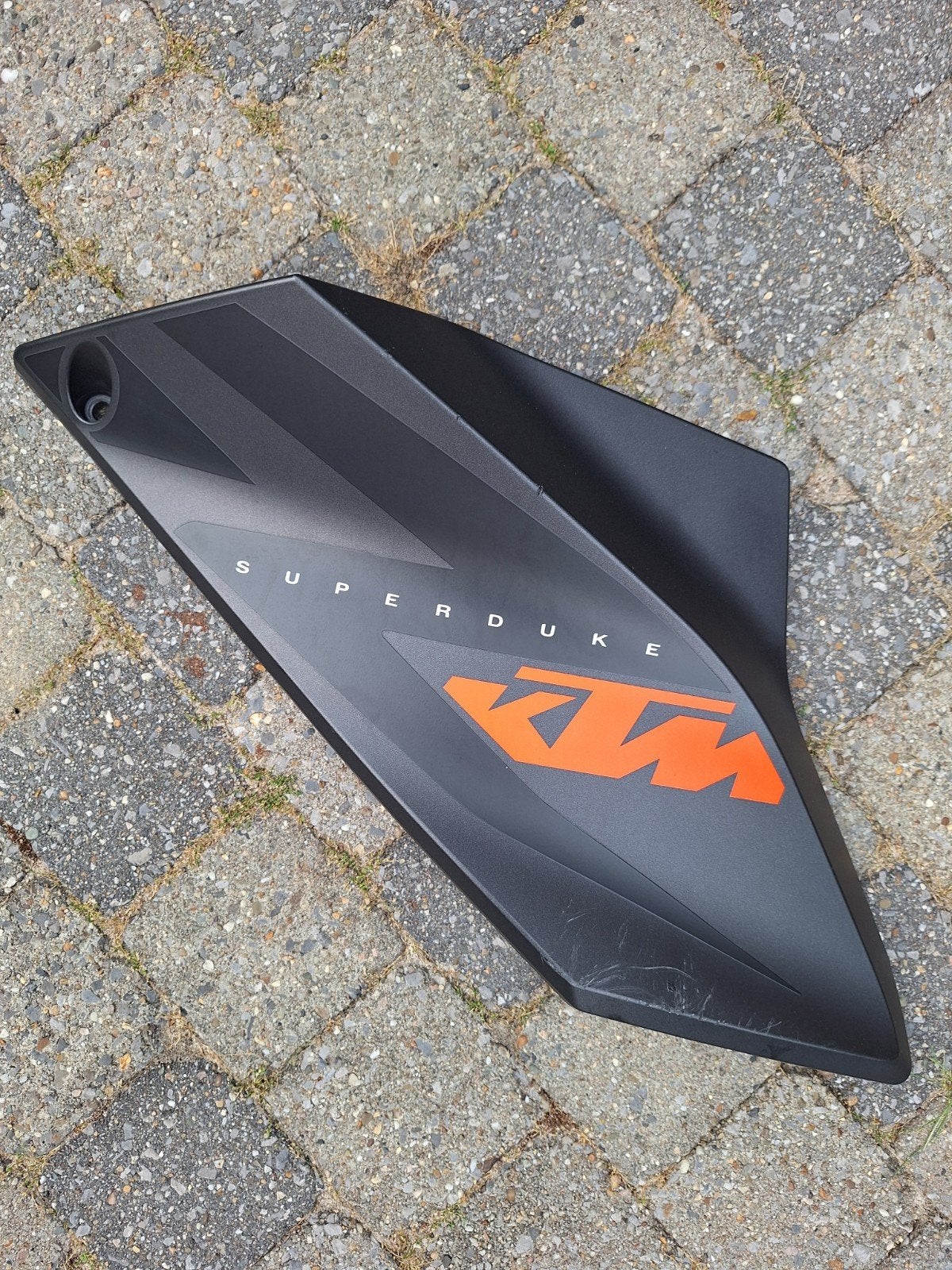KTM Superduke tankspoiler, Ophalen, Gebruikt