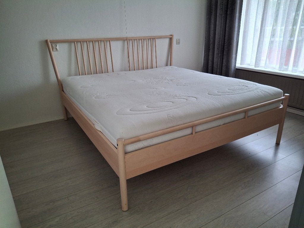 Prachtig bed, Ophalen, Eenpersoons, Zo goed als nieuw, 180 cm