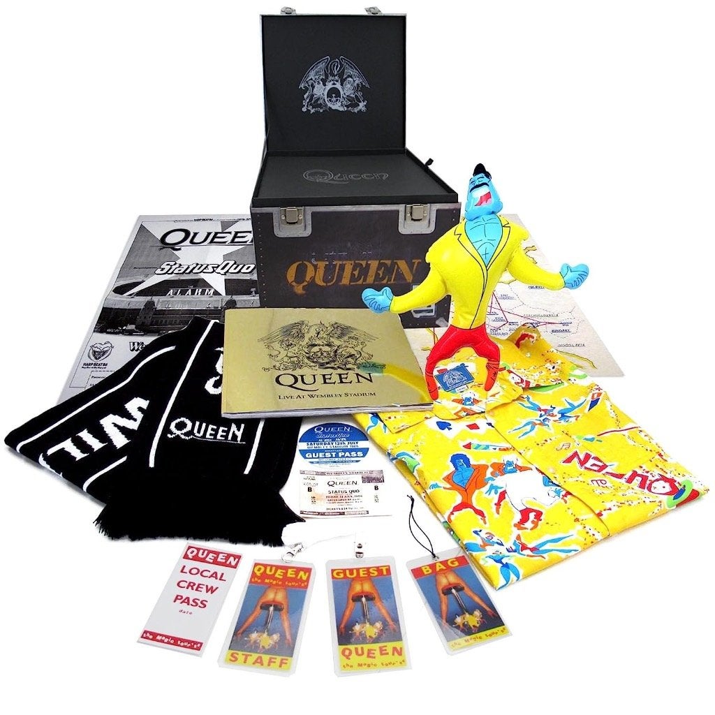 2Cd+2Dvd+Merch RoadCase Boxset Queen Live Wembley 1986 NIEUW, Rock, Boxset, Ophalen of Verzenden, Nieuw in verpakking