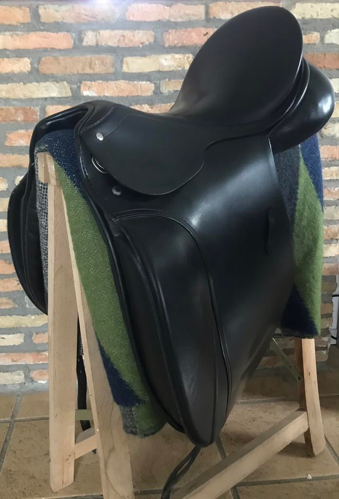 Dressuurzadel G. Passier & Sohn 17,5 inch GG Extra, Ophalen of Verzenden, Zo goed als nieuw, Dressuur