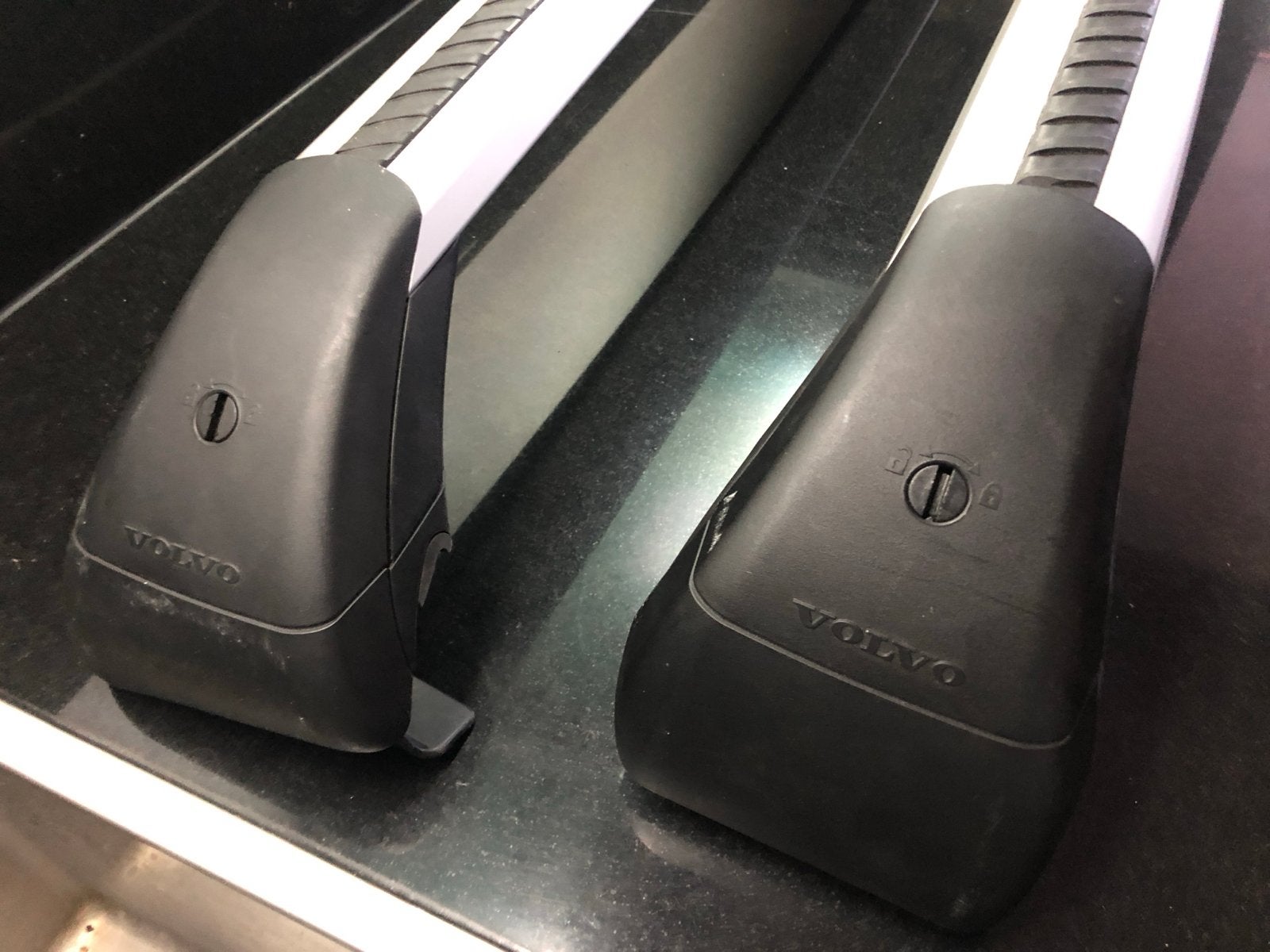 Originele Volvo V60 dakdragers (vanaf 2014) met sleutel, Ophalen, Gebruikt