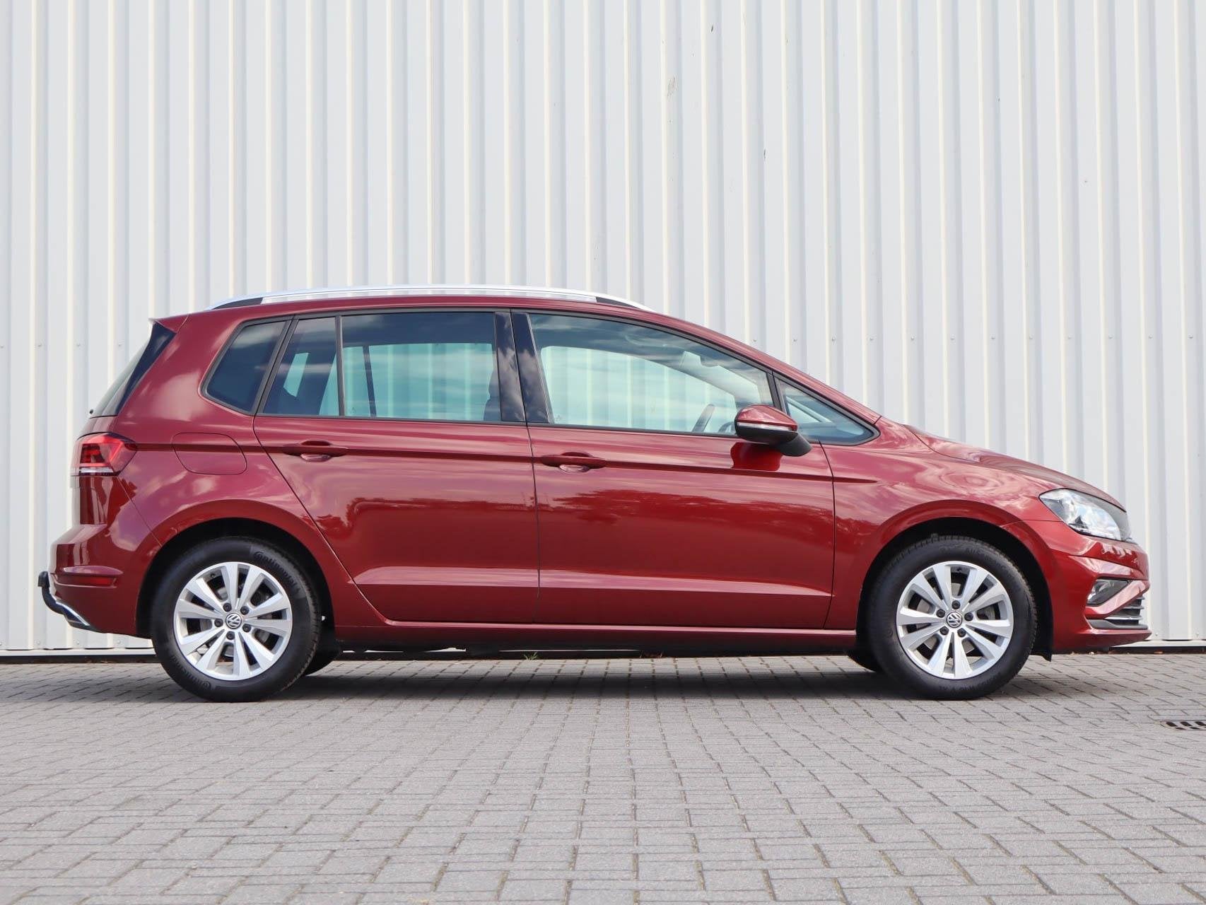 Volkswagen Golf Sportsvan 1.0 TSI 110pk DSG Comfortline | Tr, Auto's, 12 maanden, Stof, Gebruikt, Bedrijf