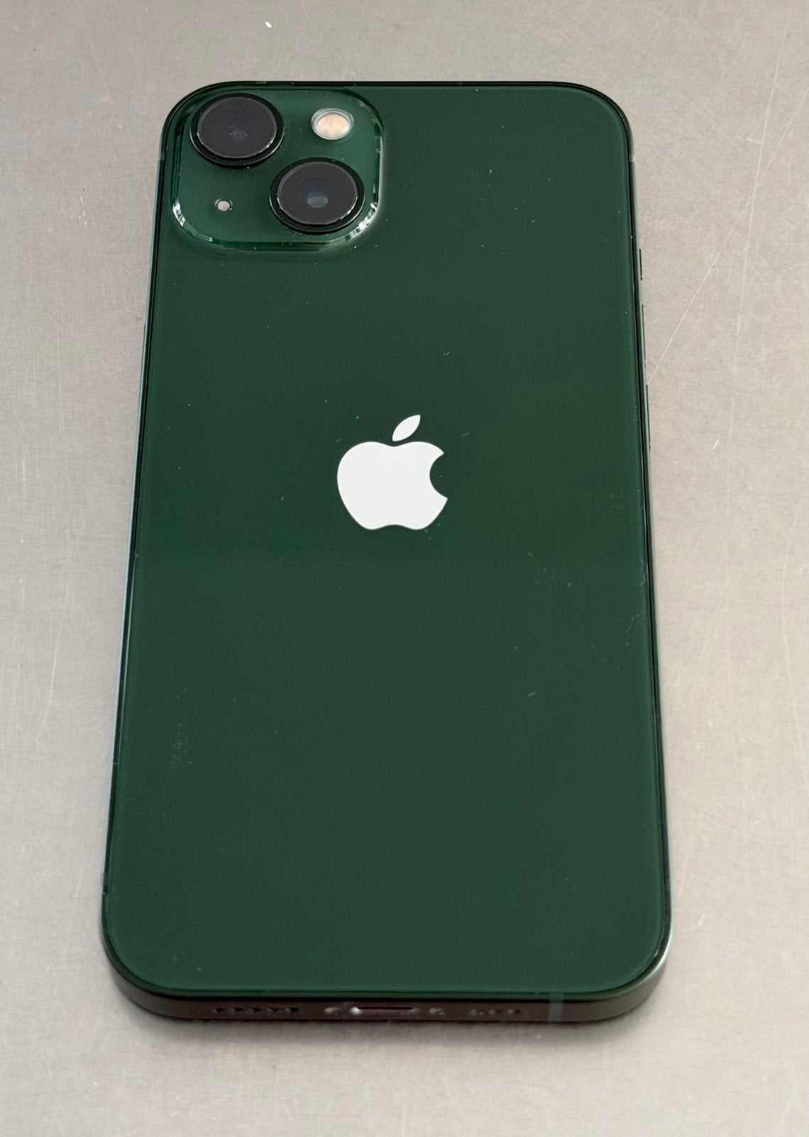 Foto 3 van iPhone 13 incl. 2x 2 meter kabels groen