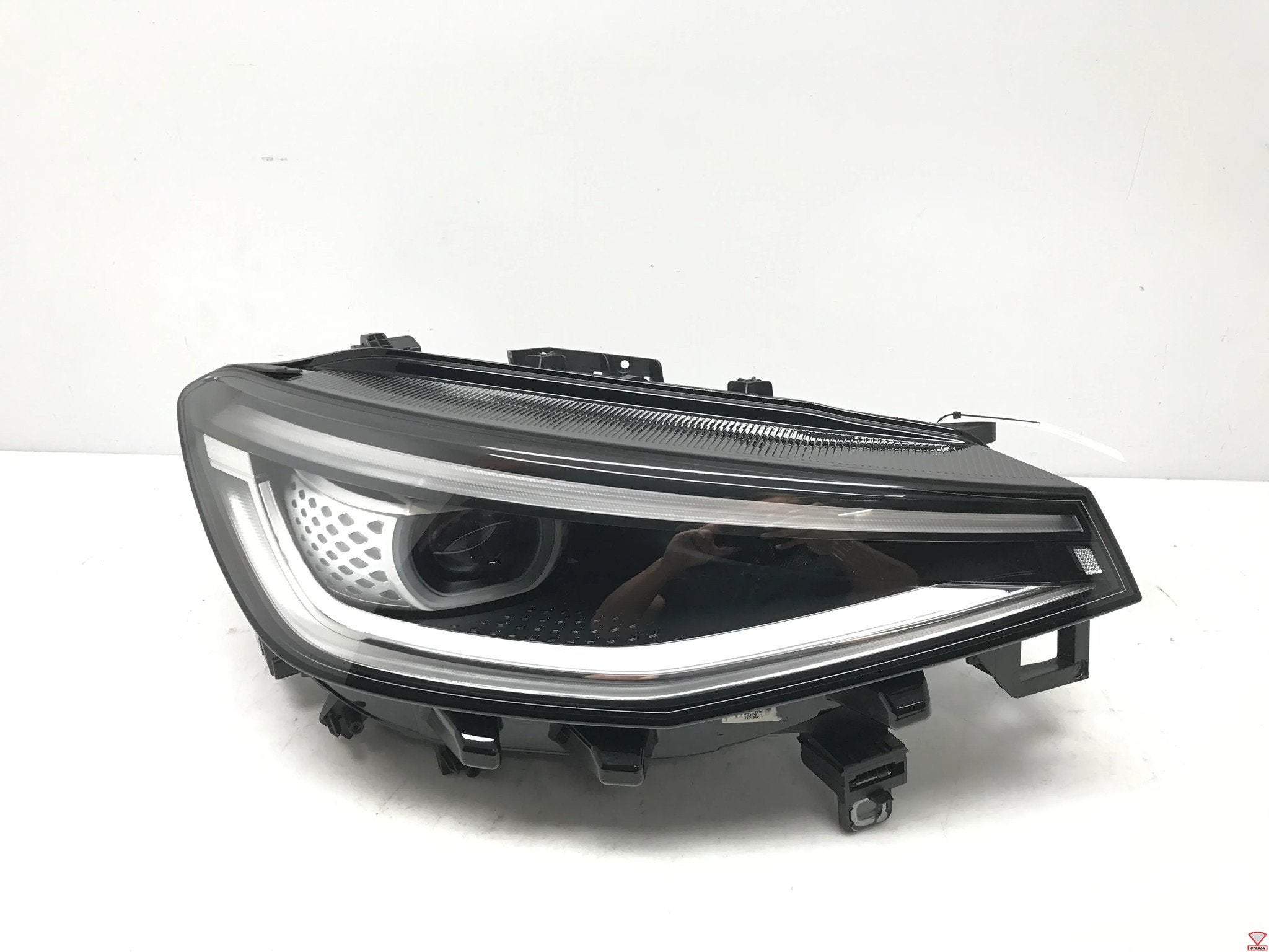 VW ID.4 Vol LED IQ Light Koplamp Rechts 11B941036F, Auto-onderdelen, Gebruikt, Volkswagen, Volkswagen AG, Berliner Ring 2
38440  Wolfsburg, DE