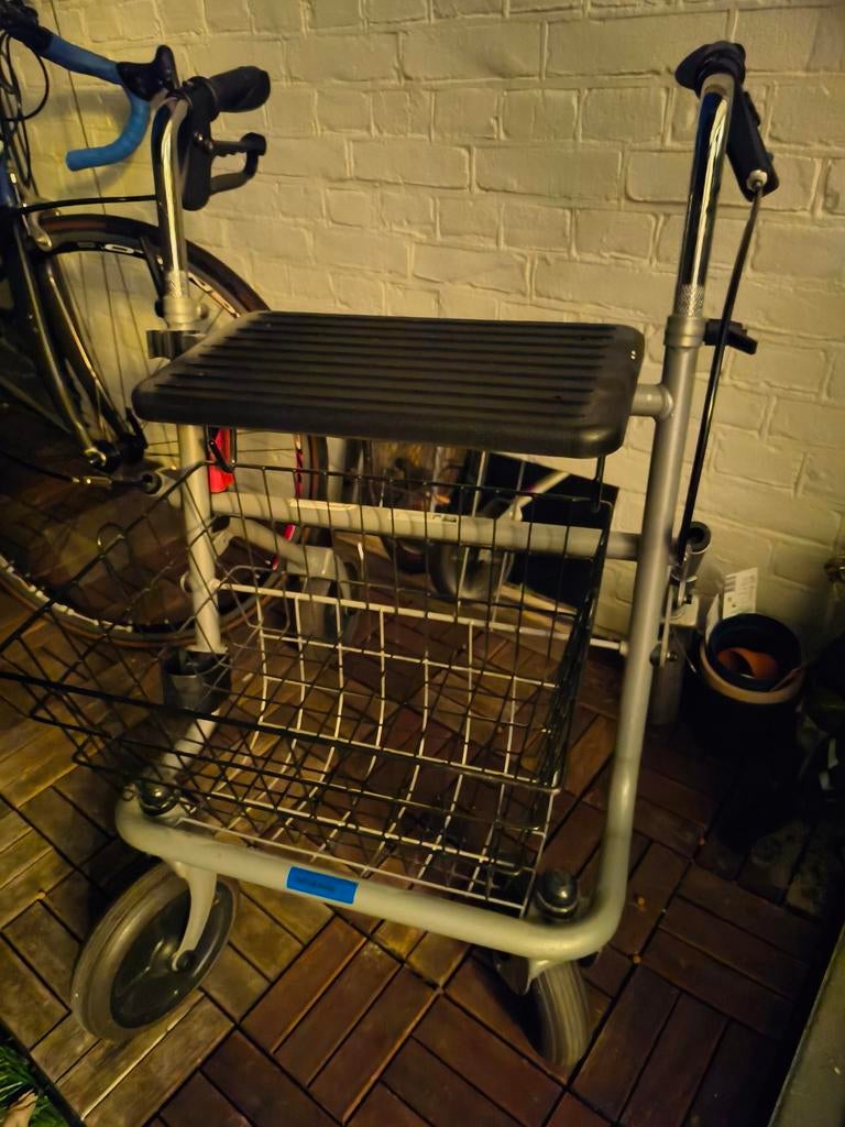 Thuasne rollator izgs grijs frame met extra mandje, Diversen, Rollators, Ophalen