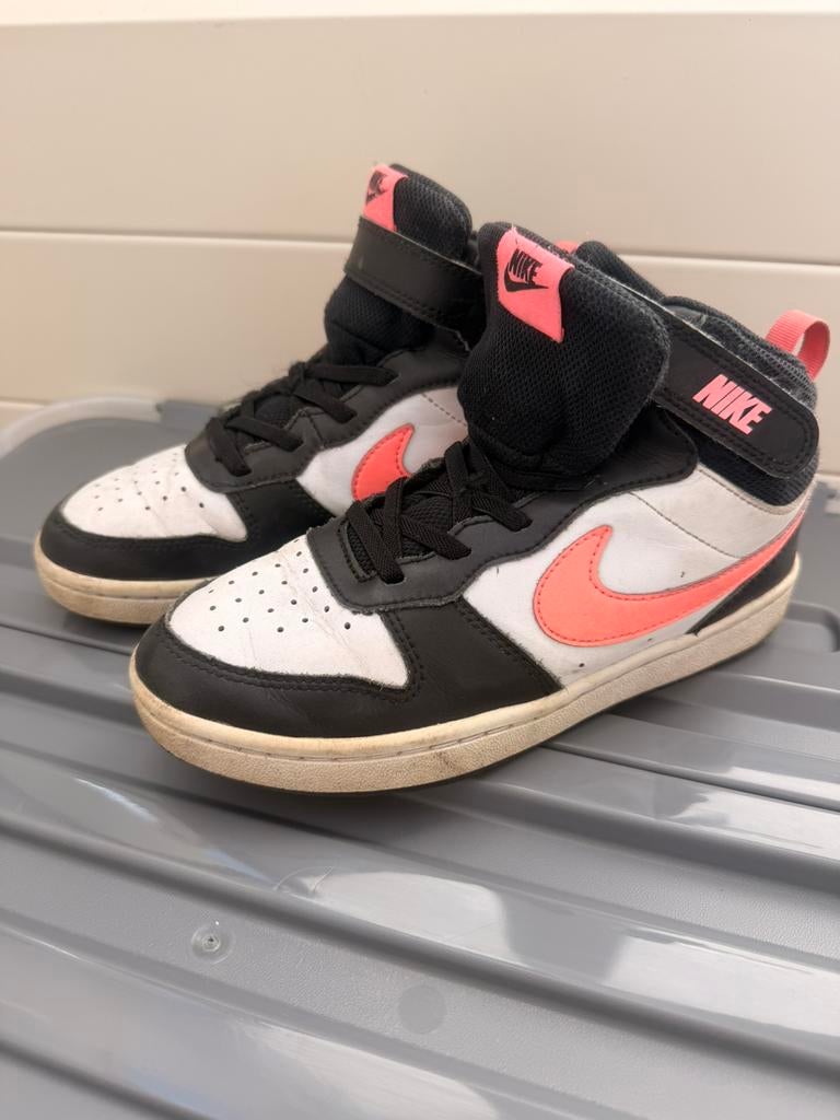 Nike Schoenen sneakers maat 33,5, Ophalen of Verzenden, Zo goed als nieuw, Meisje, Schoenen