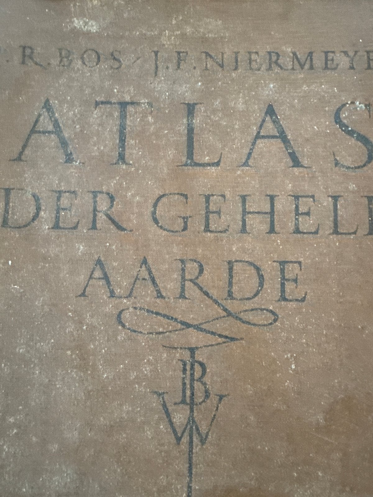 Bos-Niermeyer Schoolatlas der Gehele Aarde (49e druk), Boeken, Gelezen, Bosatlas, Ophalen of Verzenden, 1800 tot 2000